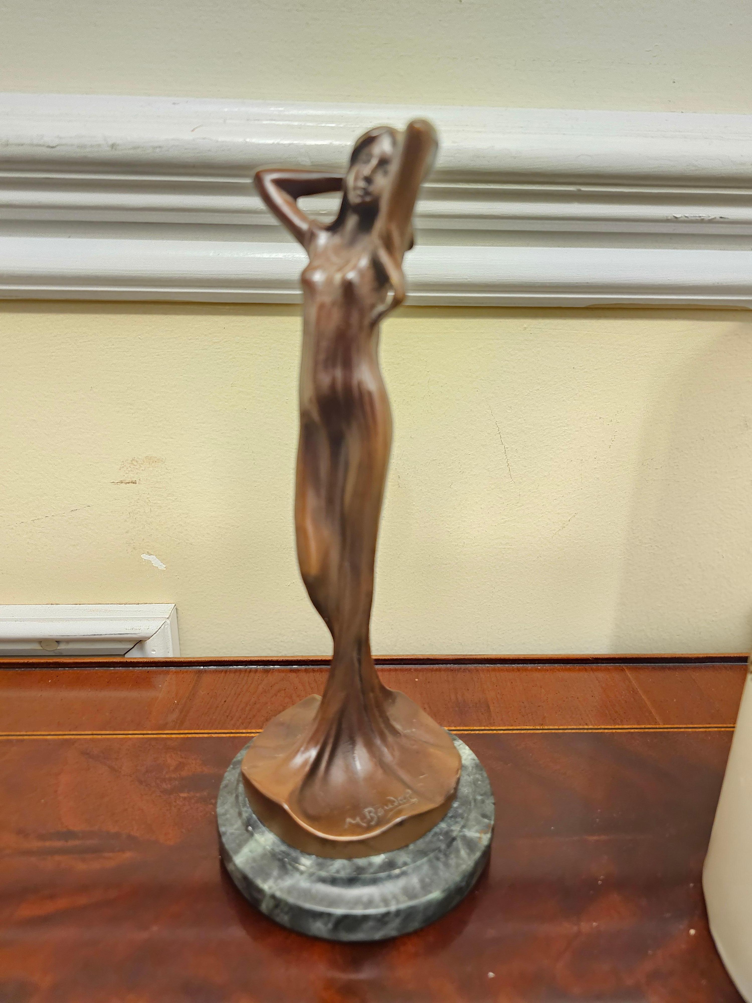 Maurice Bouval (Français 1863 - 1916), bronze patiné d'une femme de l'Art nouveau en vente 3