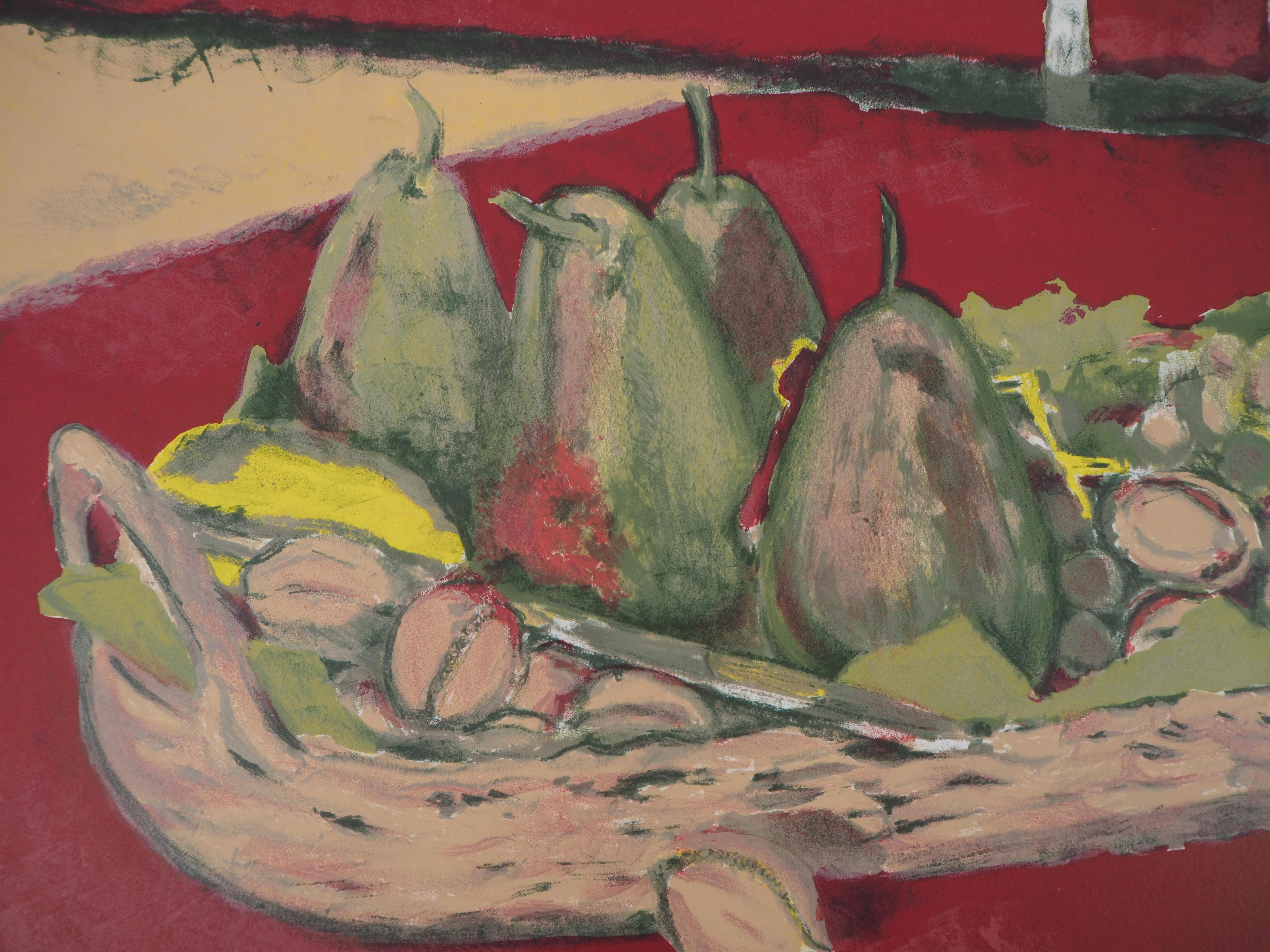 Naturaleza muerta con peras y grappes - Litografía original, Firmada a mano - Still-Life Print Marrón de Maurice Brianchon
