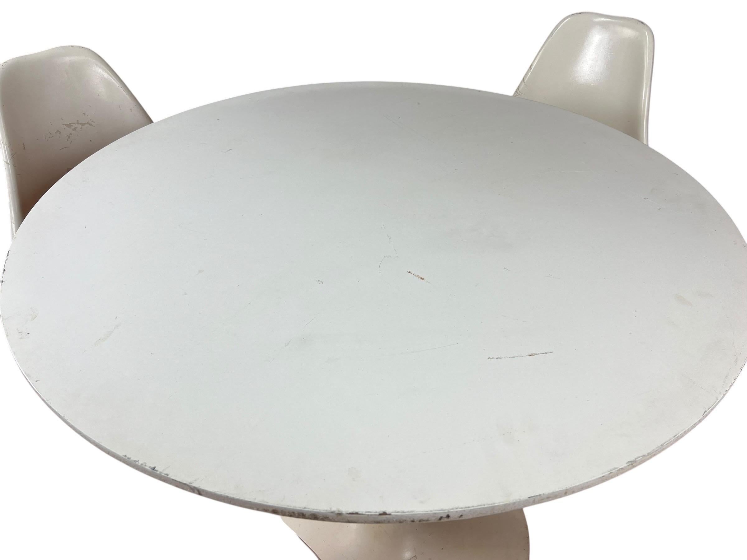 Juego de comedor Maurice Burke Mesa y sillas Tulipán - 5 piezas en venta 3