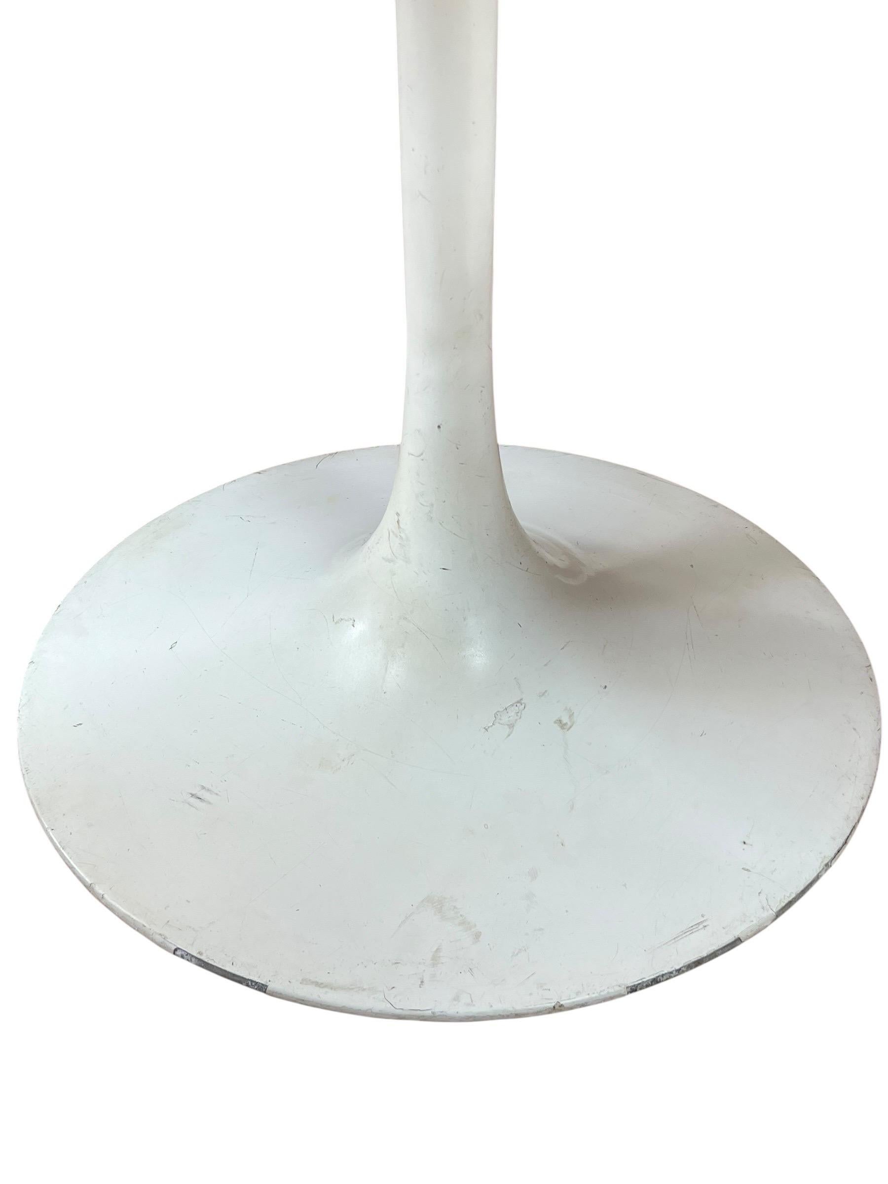 Juego de comedor Maurice Burke Mesa y sillas Tulipán - 5 piezas en venta 2