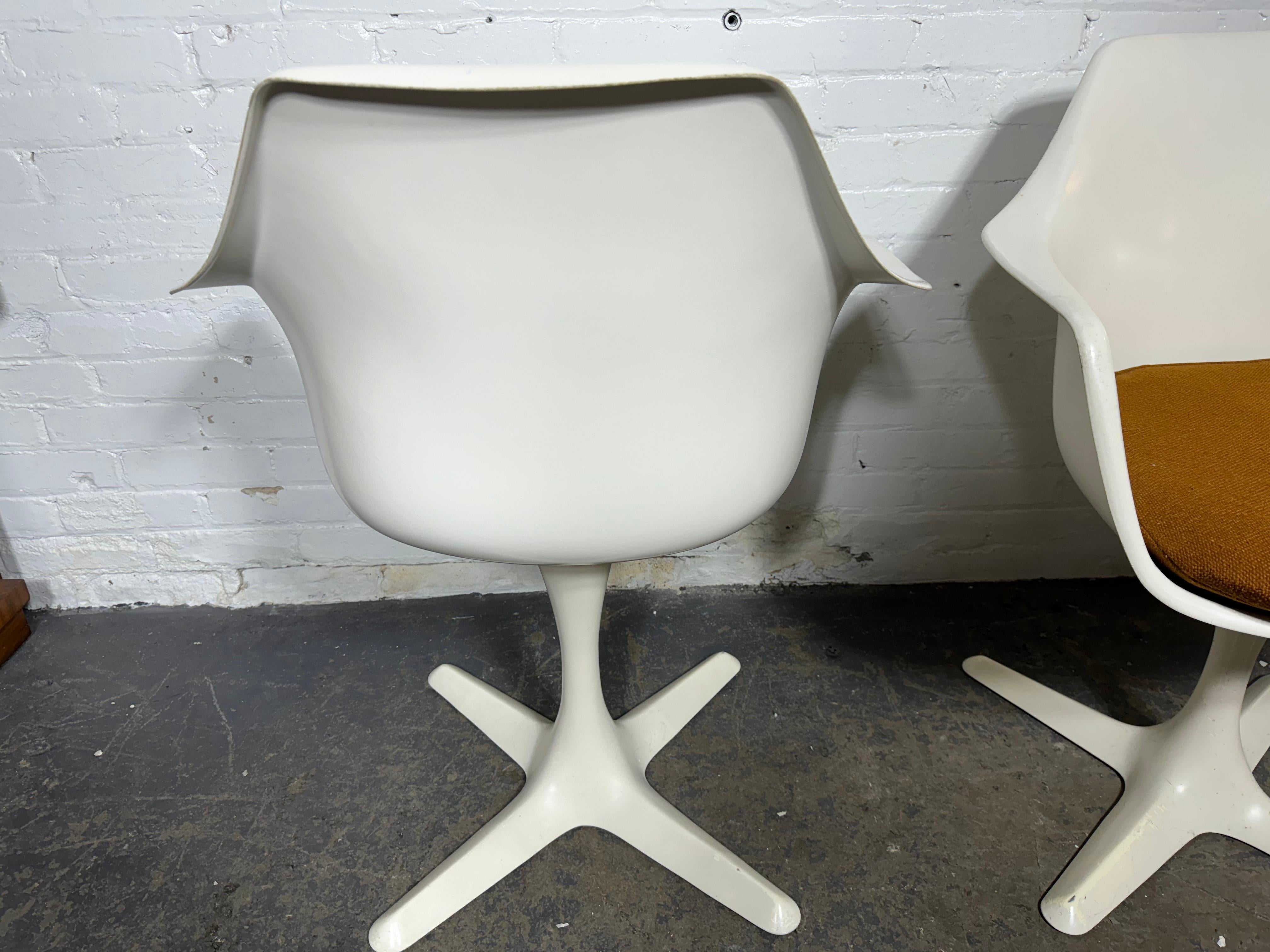 American Maurice Burke for Arkana GB, Set of 5 Fiberglass Swivel Armchairs, 1960s