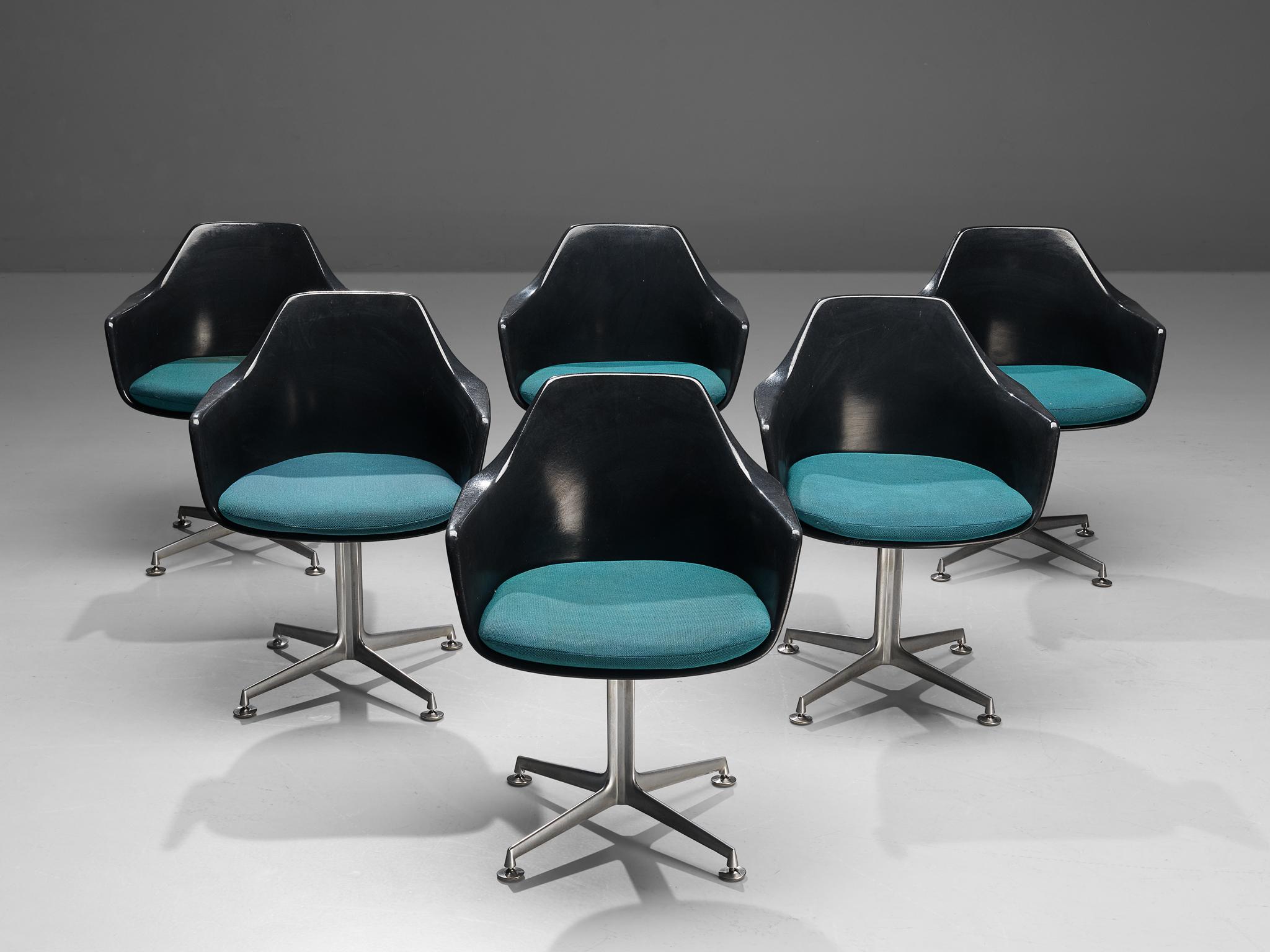 Mid-Century Modern Ensemble de six chaises pivotantes Maurice Burke pour Arkana en fibre de verre et métal en vente