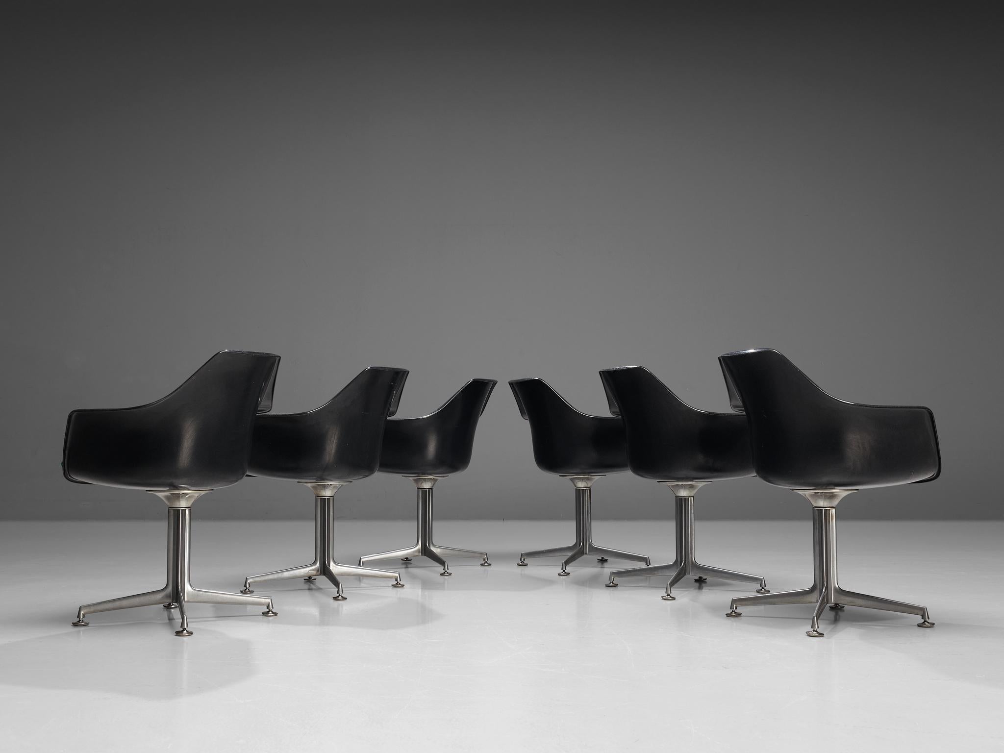 Métal Ensemble de six chaises pivotantes Maurice Burke pour Arkana en fibre de verre et métal en vente