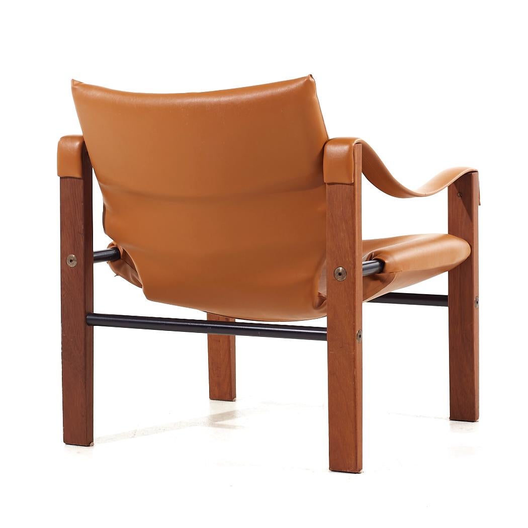 Tissu d'ameublement Maurice Burke Mid Century Teak Safari Arkana Lounge Chairs - Pair en vente