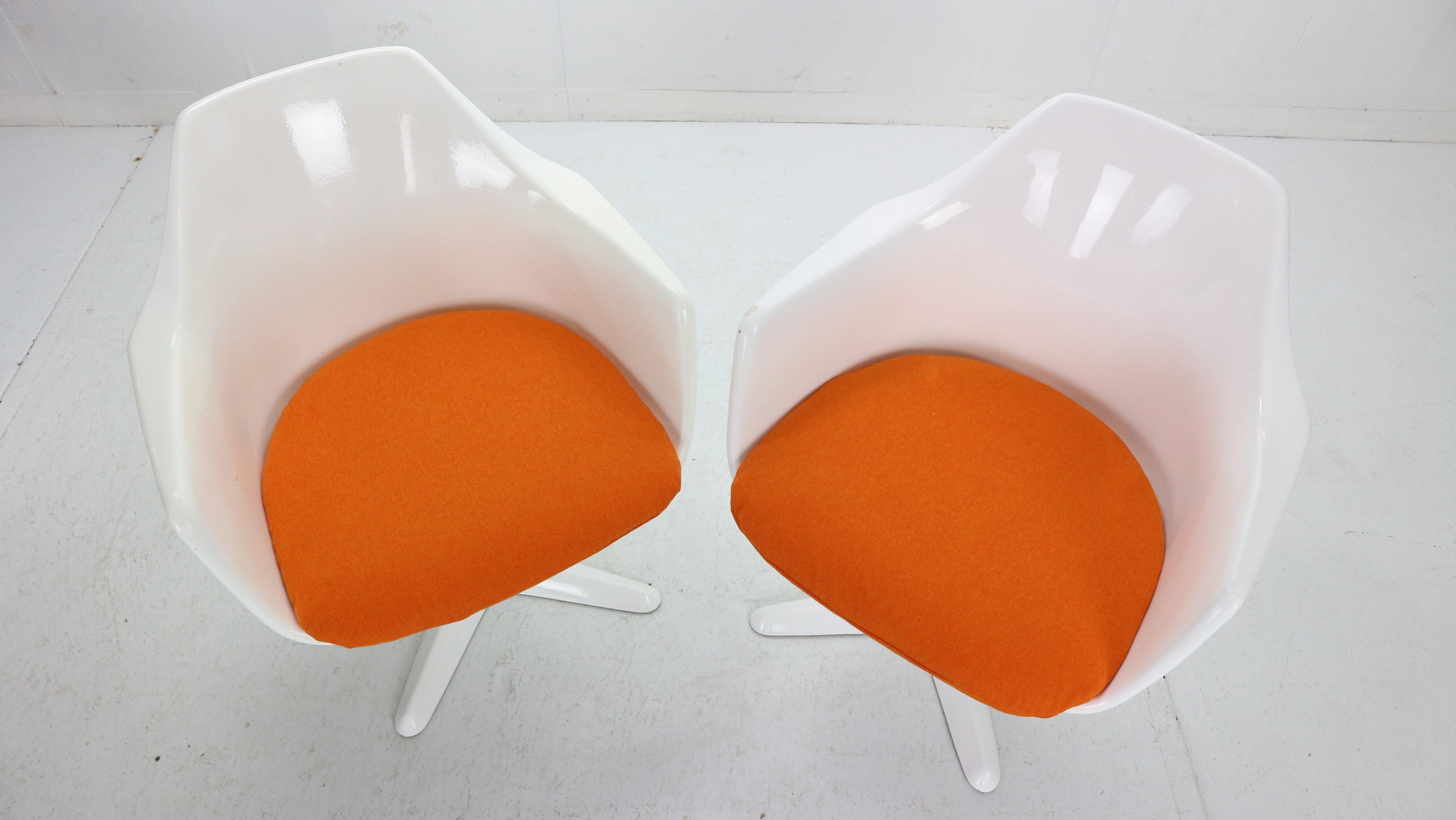 Metal Maurice Burke Set of 4 Lounge Chairs Model No. 116 for Arkana, Space Age 1960's