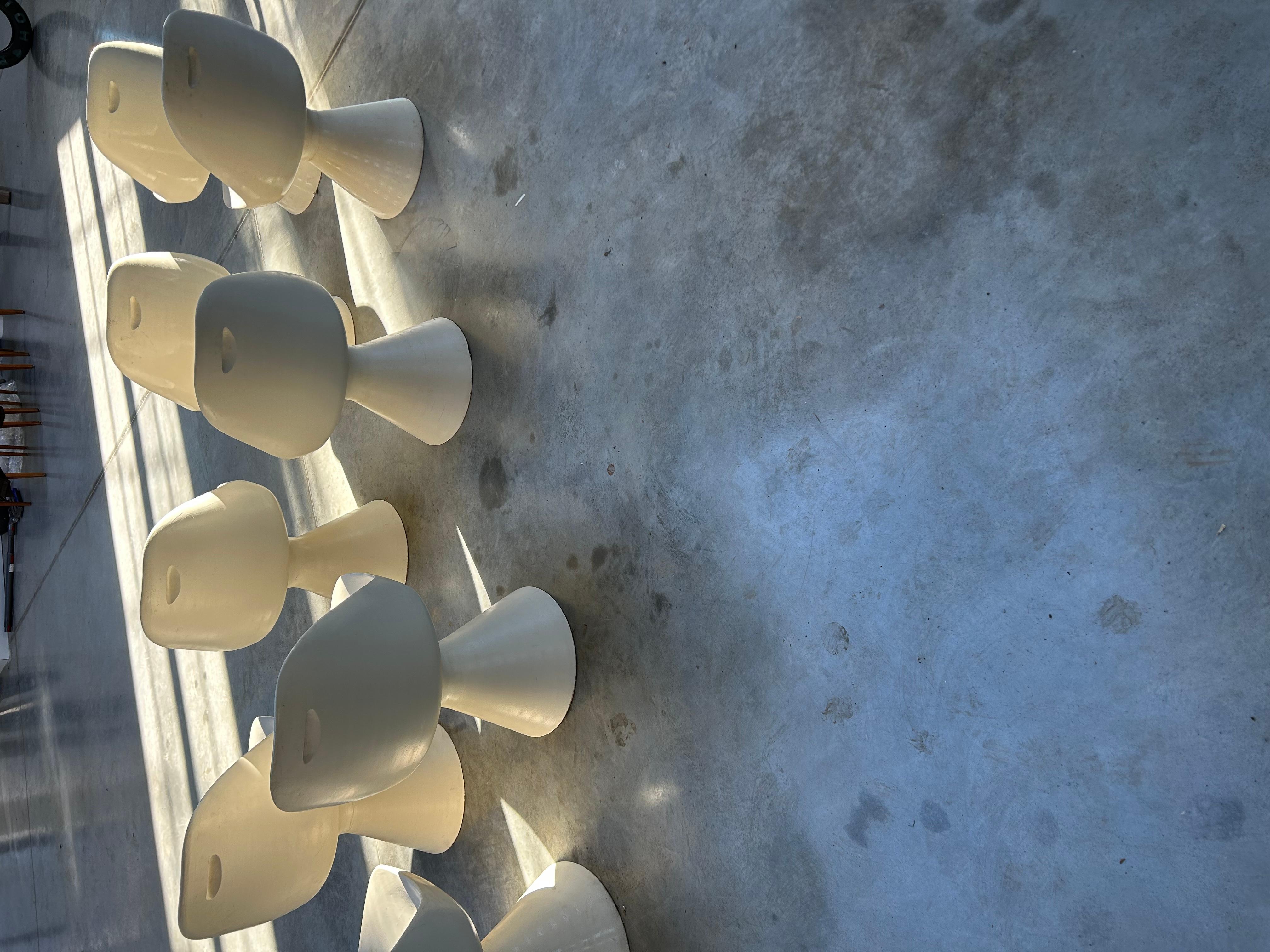 Metà XX secolo Maurice Burke - Set di 8 sedie Mushroom in vendita