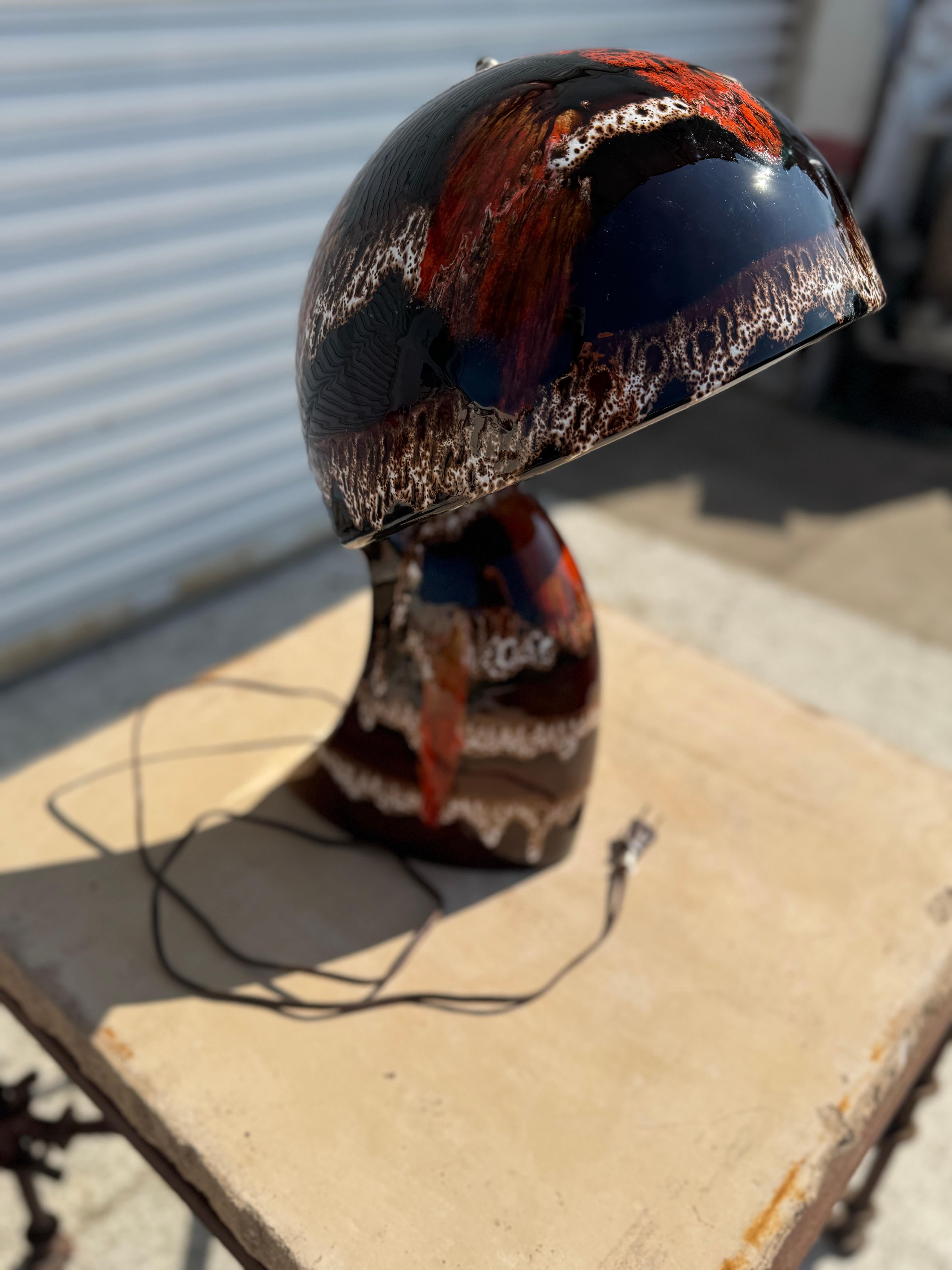 Mid-Century Modern Maurice Chalvignac Lampe de table champignon en céramique émaillée Lava en vente
