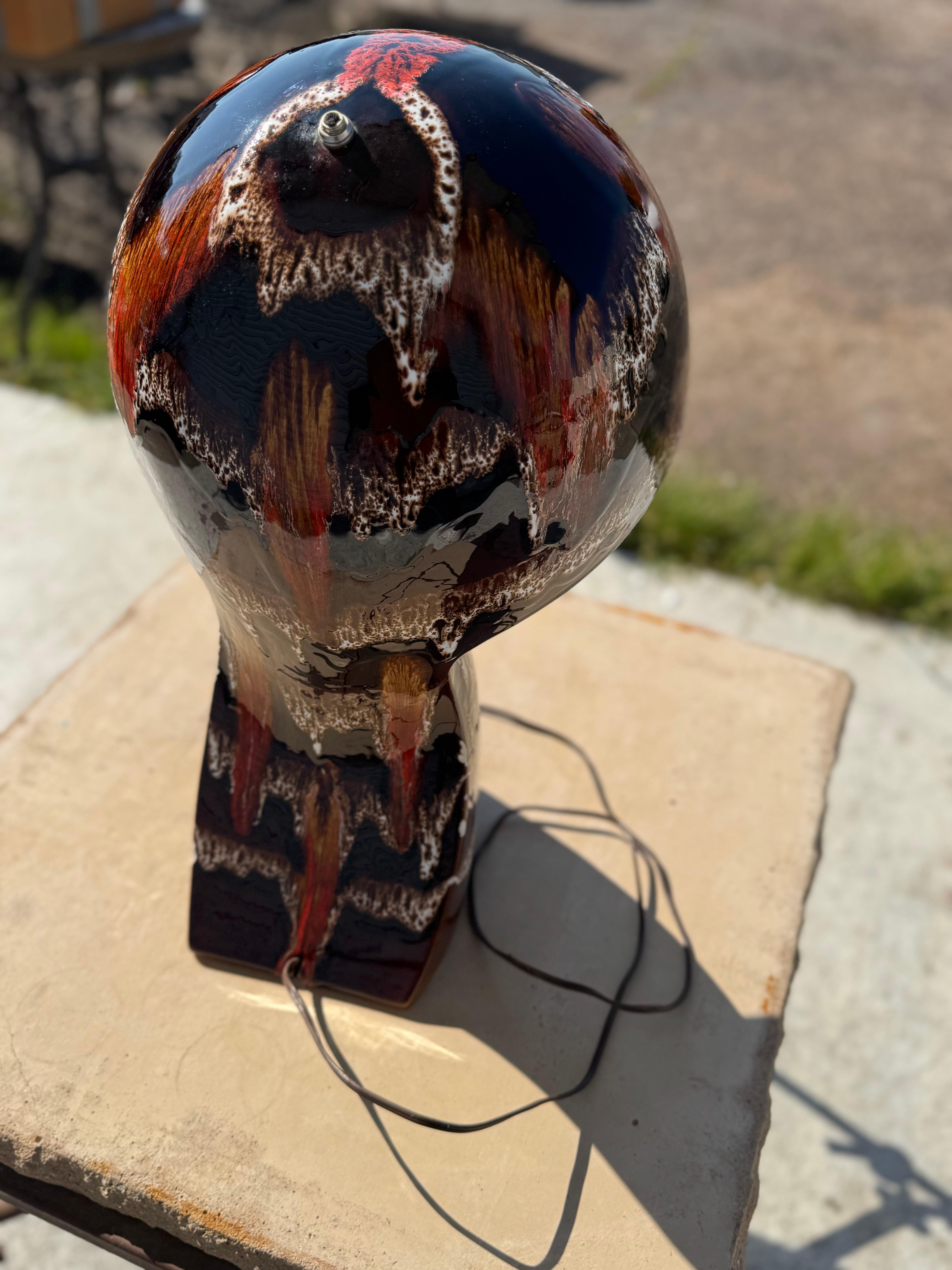 Américain Maurice Chalvignac Lampe de table champignon en céramique émaillée Lava en vente
