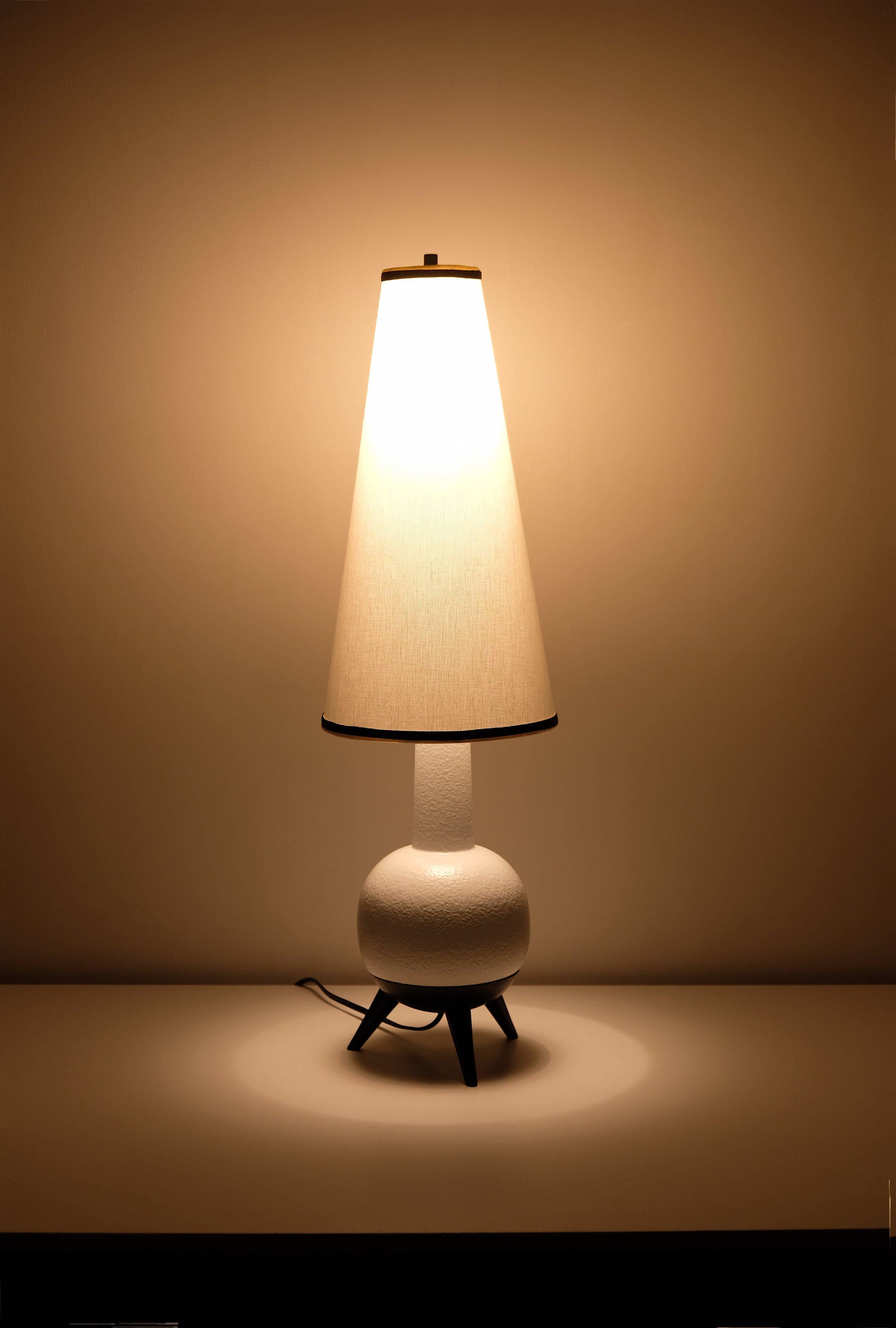 Mid-Century Modern Lampe de table Maurice Chalvignac en vente