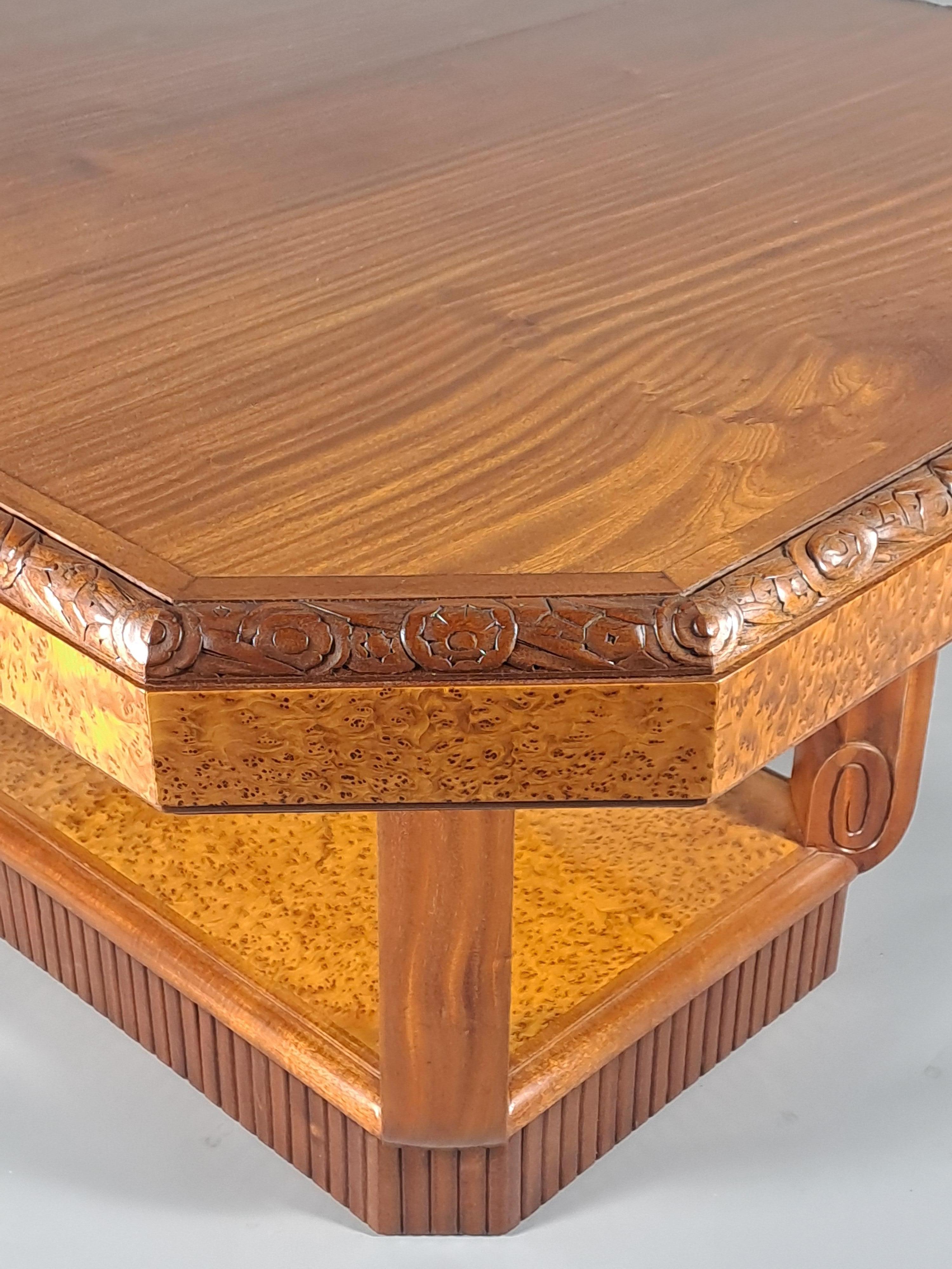 Maurice Dufrène - Table Art Déco en acajou et loupe d'amboine en vente 2