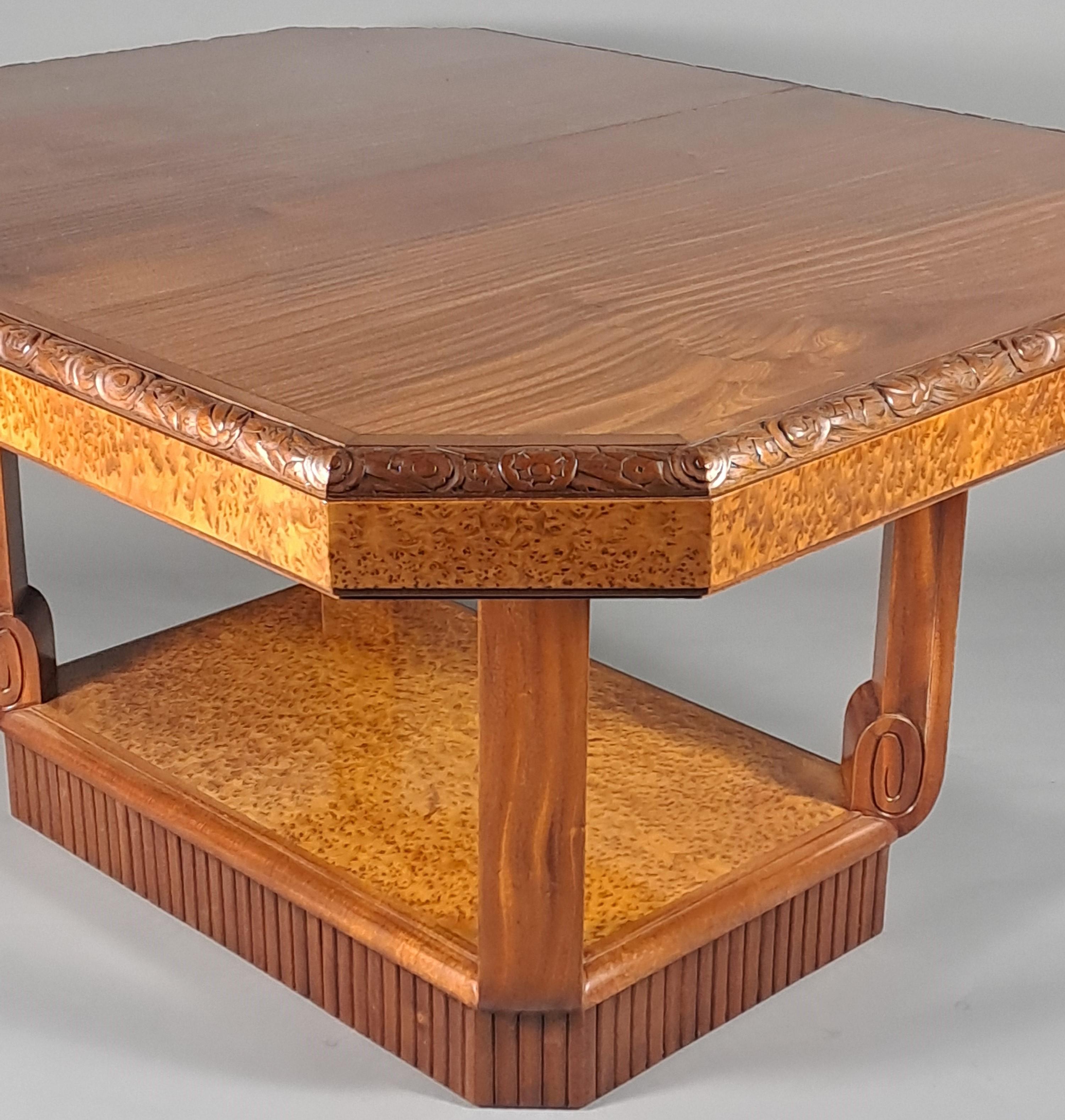 Maurice Dufrène - Table Art Déco en acajou et loupe d'amboine en vente 3