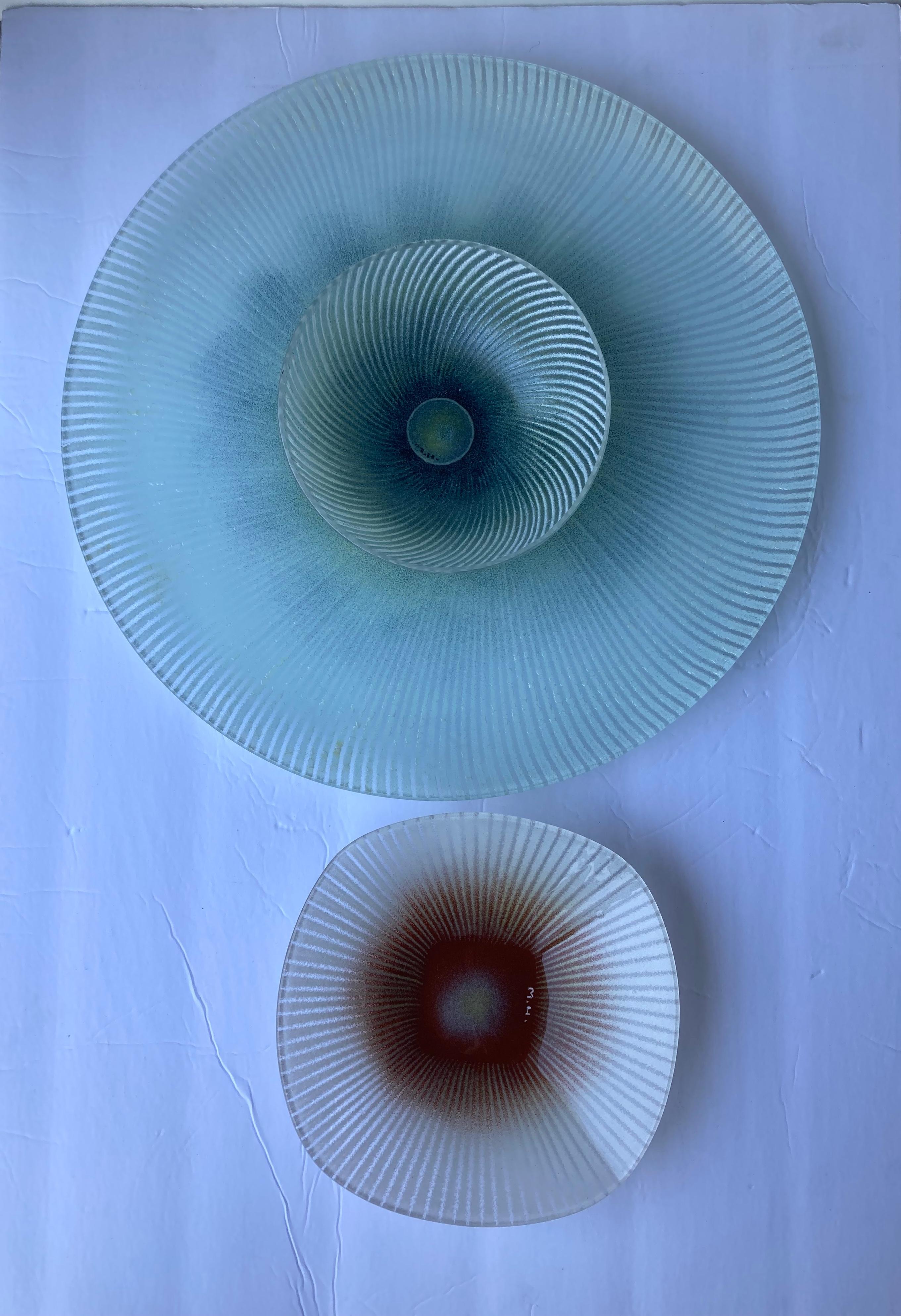 Hand-Crafted Maurice Heaton 3pcs Art glass Large  centerpiece and bowls  For Sale