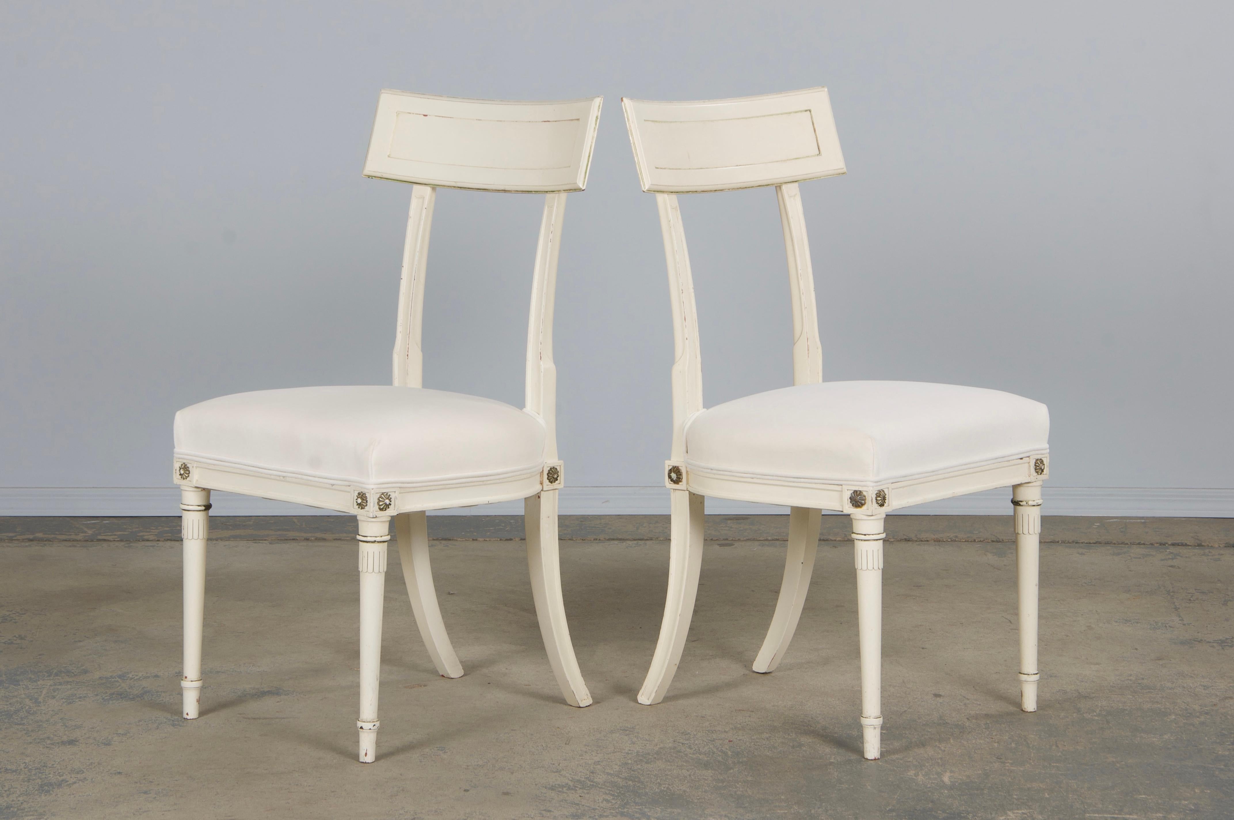 Six French Neoclassical Dining Chairs in Off-White Velvet by Maurice Hirsch For Sale 6