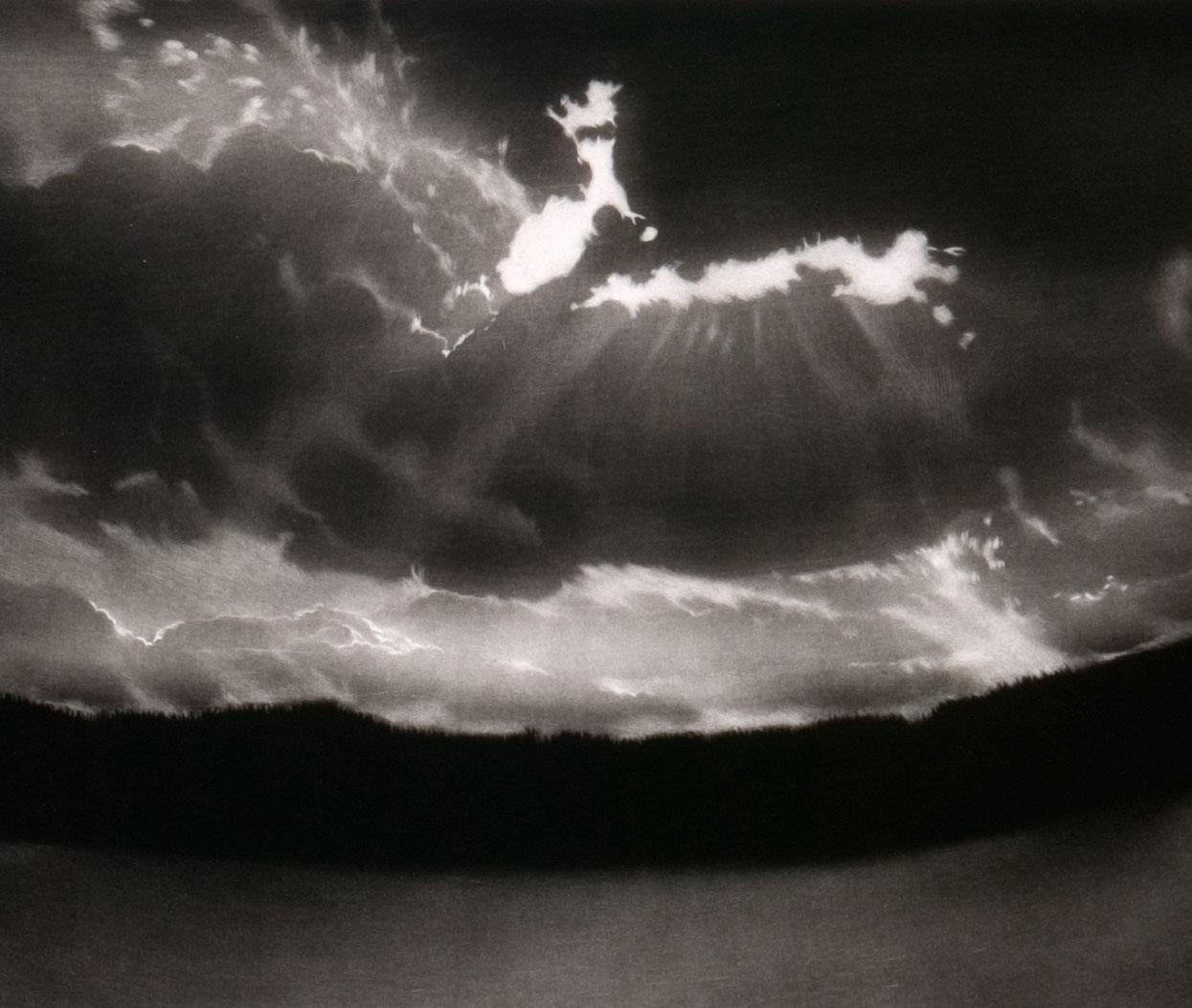 Parabole 2 (Sonnenstrahlen durch Wolken und Bäume, wie drei Männer beobachten) (Surrealismus), Print, von Maurice Pasternak
