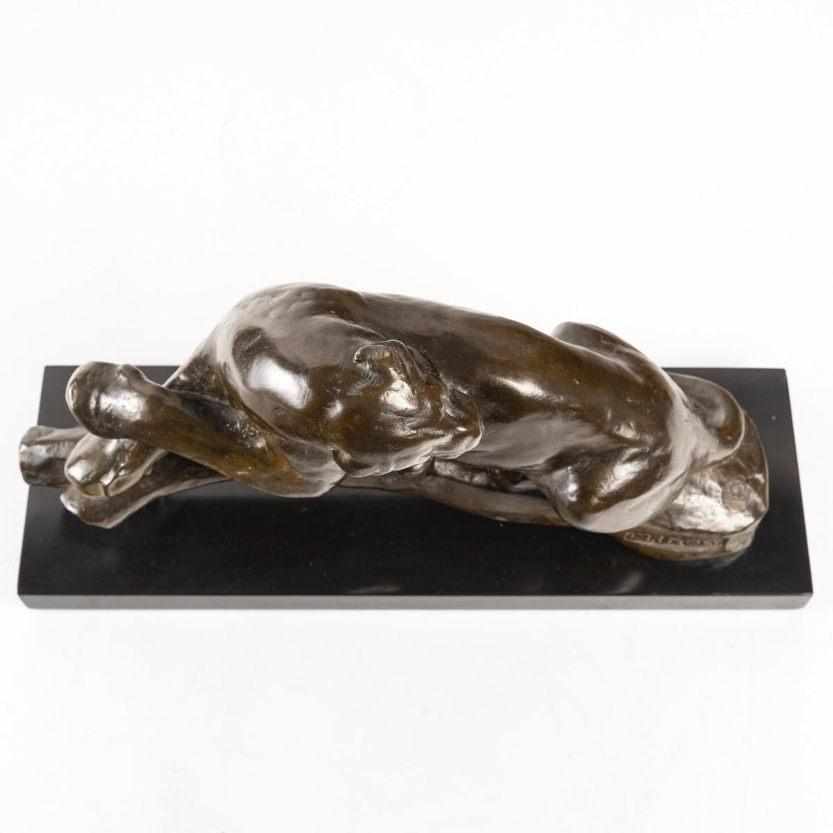 Maurice Prost (1894 - 1967)  Panthère au repos , Scultura in bronzo Art Deco In condizioni buone in vendita a Saint-Ouen, FR