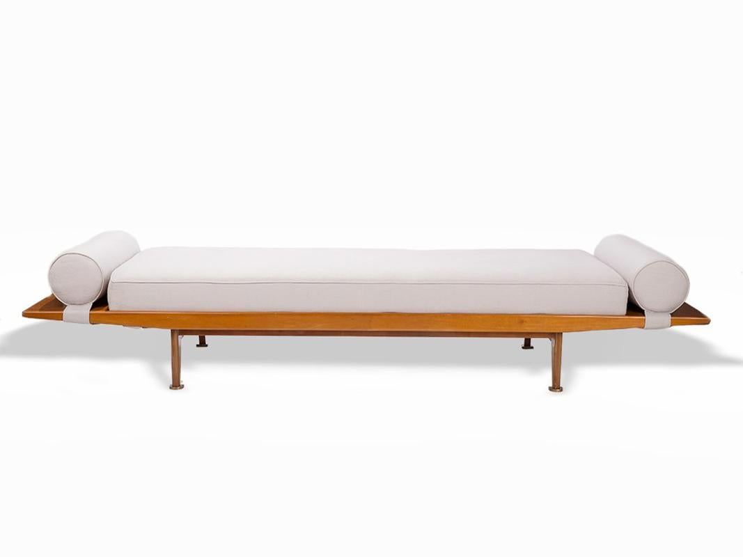 Maurice Rinck, daybed, circa 1950
Wood, brass and linen. Great condition, upholstery was redone few years ago.


The 