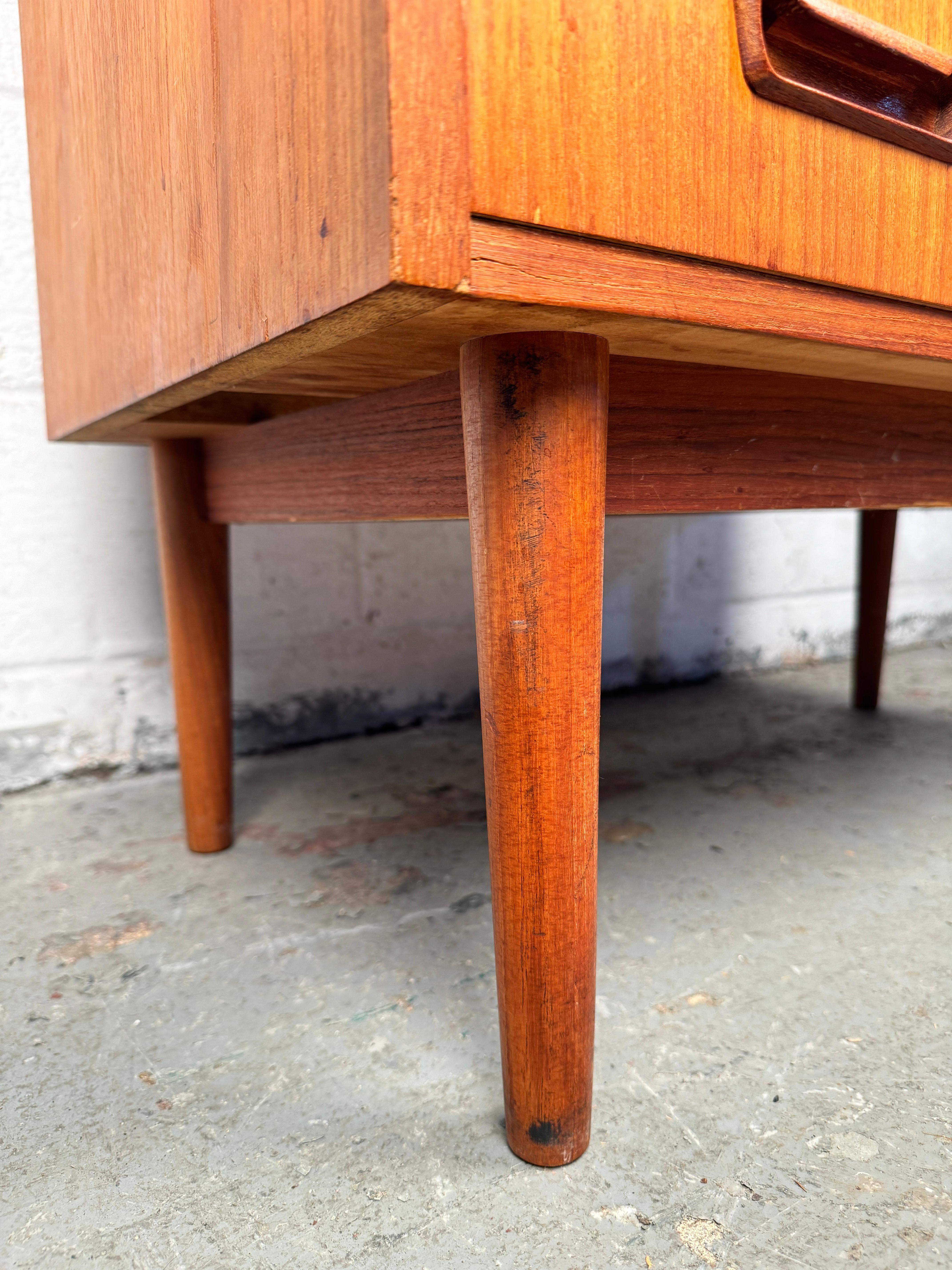 Maurice Villency Dänischer Teak-Down-Schreibtisch im Angebot 13