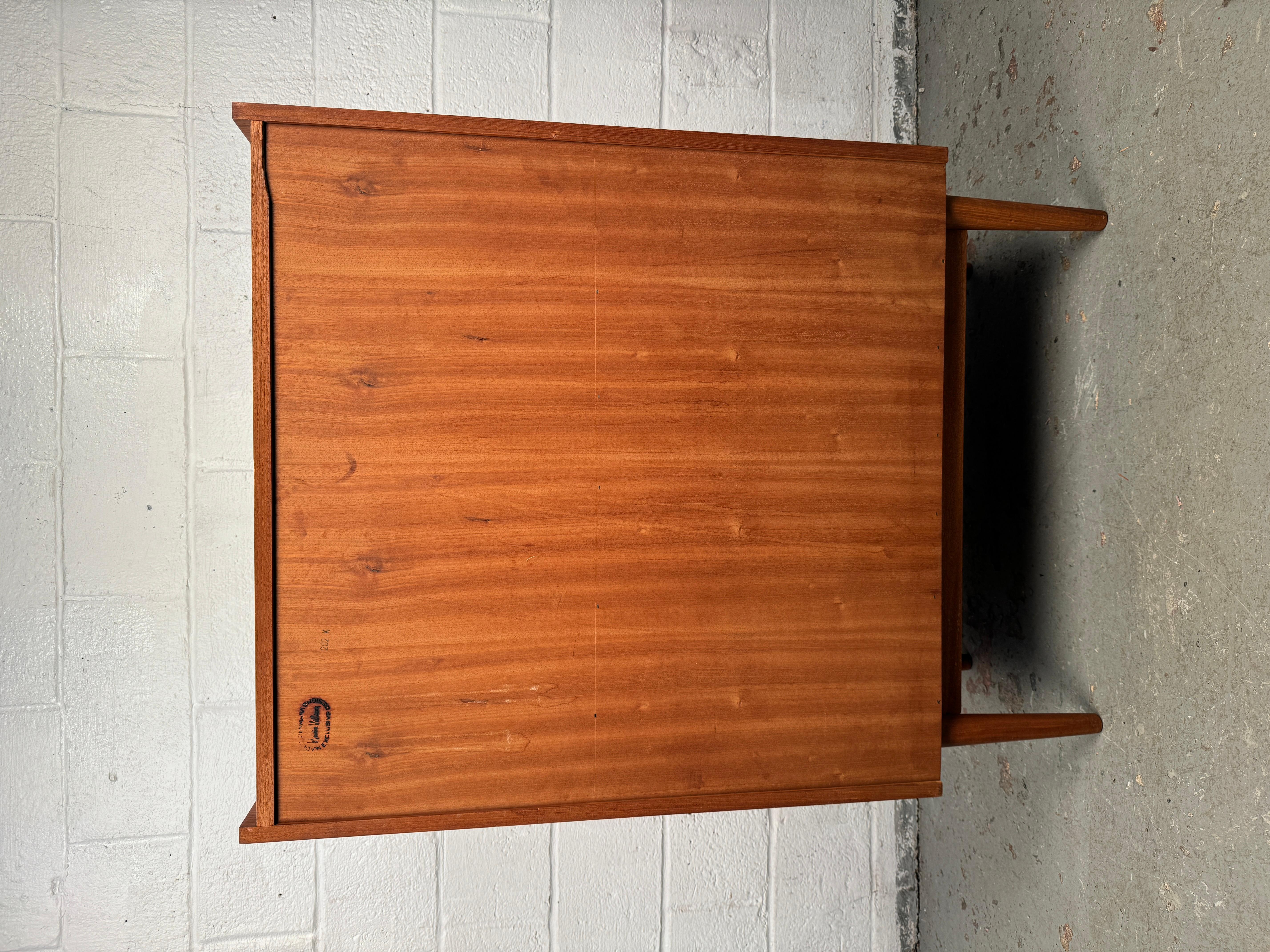 Maurice Villency Dänischer Teak-Down-Schreibtisch im Angebot 14