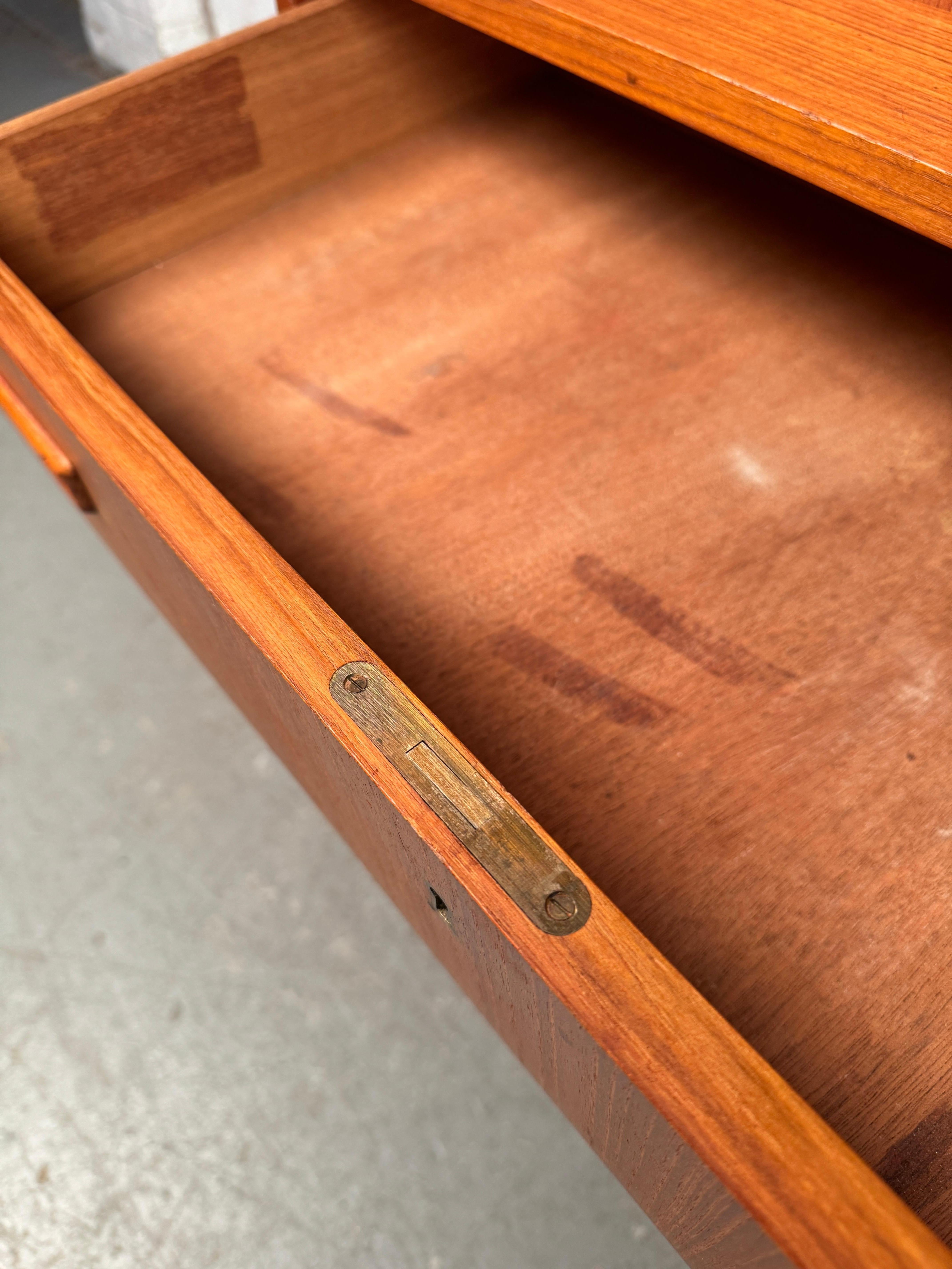 Maurice Villency Dänischer Teak-Down-Schreibtisch im Angebot 2