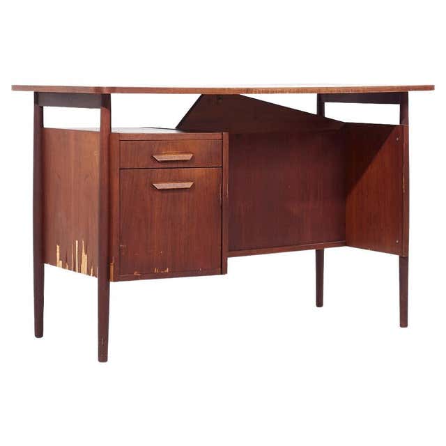 1970s Desks - 203 For Sale at 1stDibs | 1970 desk, 70s style desk, 1970 ...