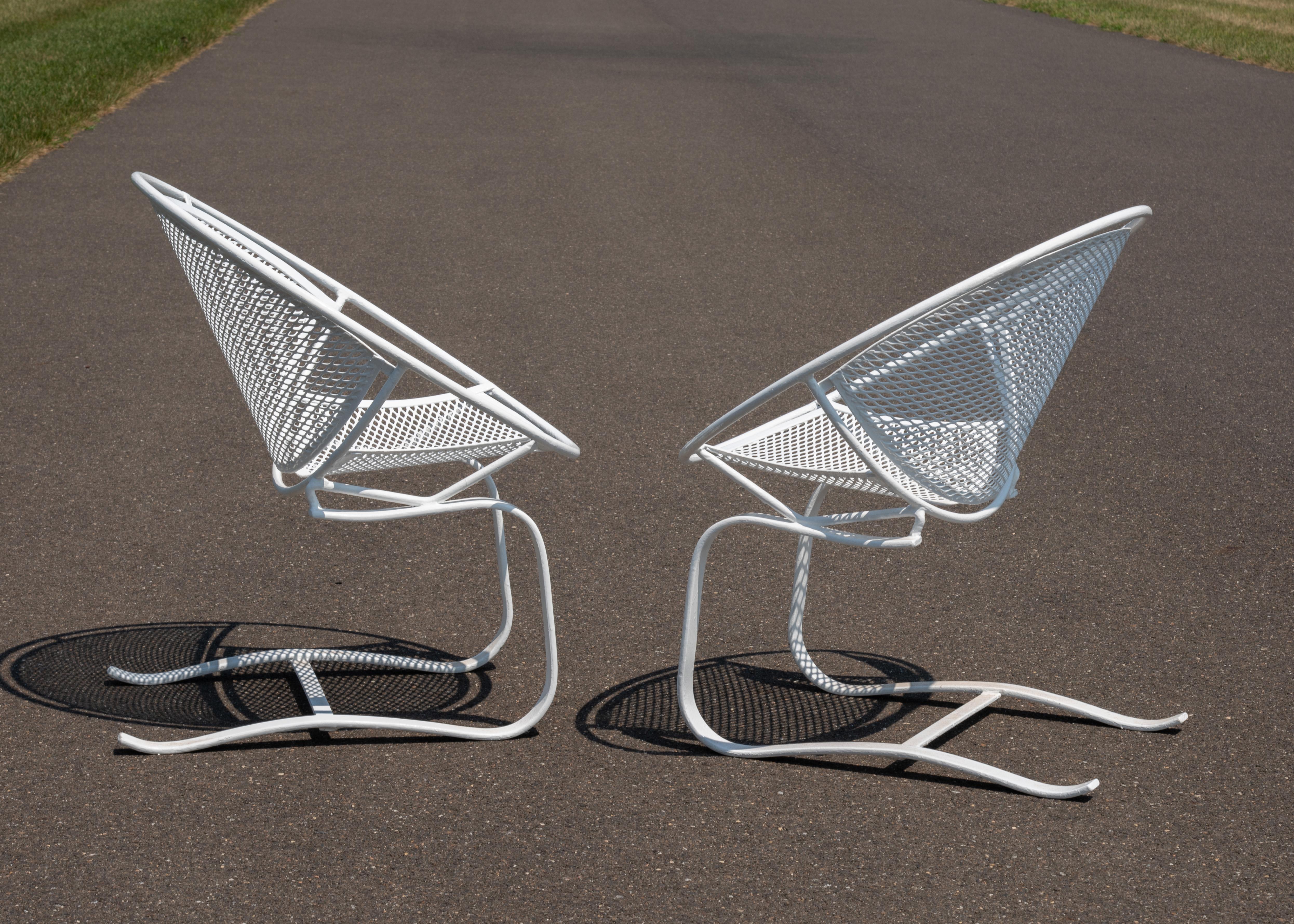 Mid-Century Modern Maurizio Tempestini for Salterini Cantilevered Radar Spring Lounge Chairs a Pair For Sale