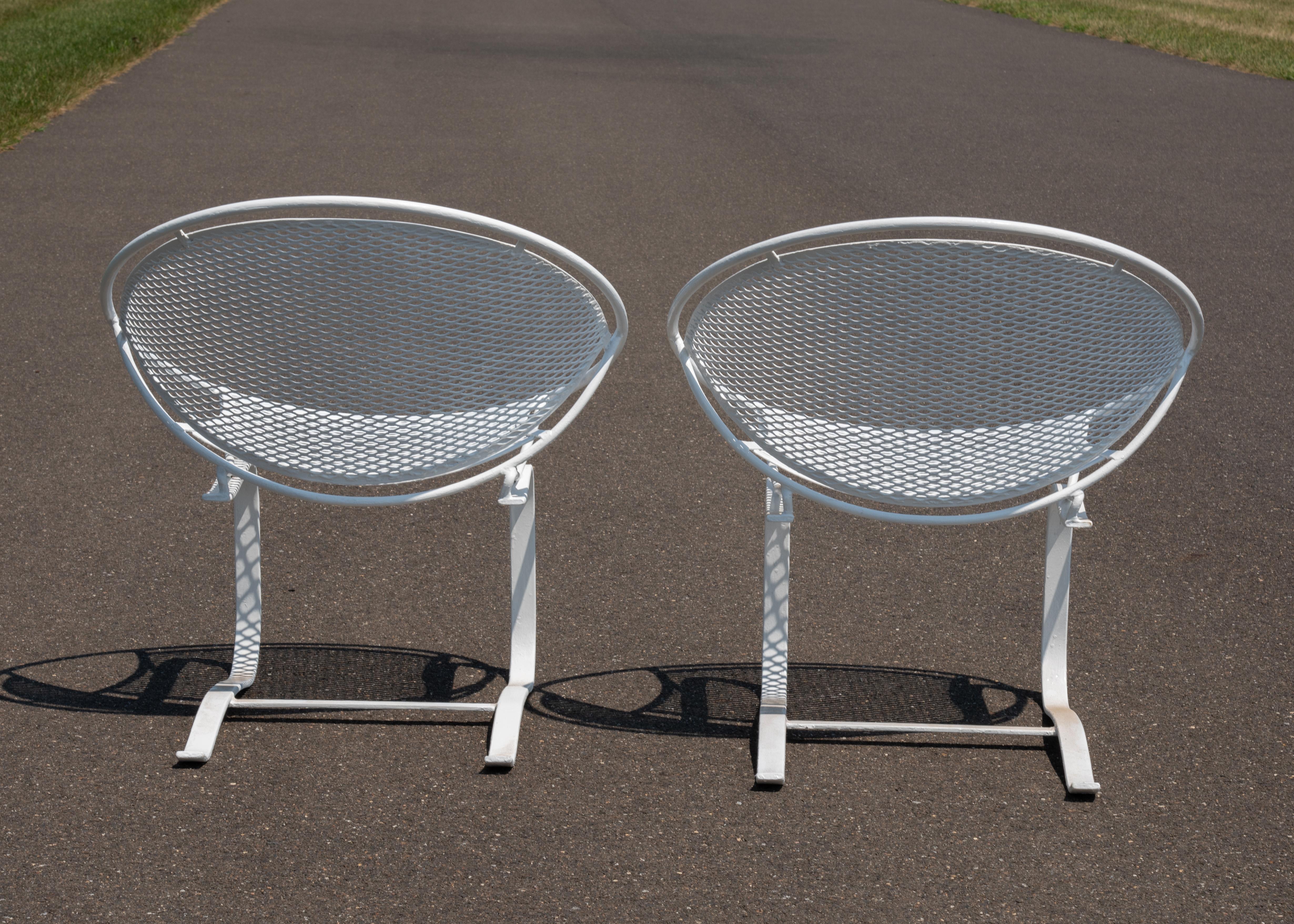 Maurizio Tempestini for Salterini Cantilevered Radar Spring Lounge Chairs a Pair In Good Condition For Sale In Forest Grove, PA