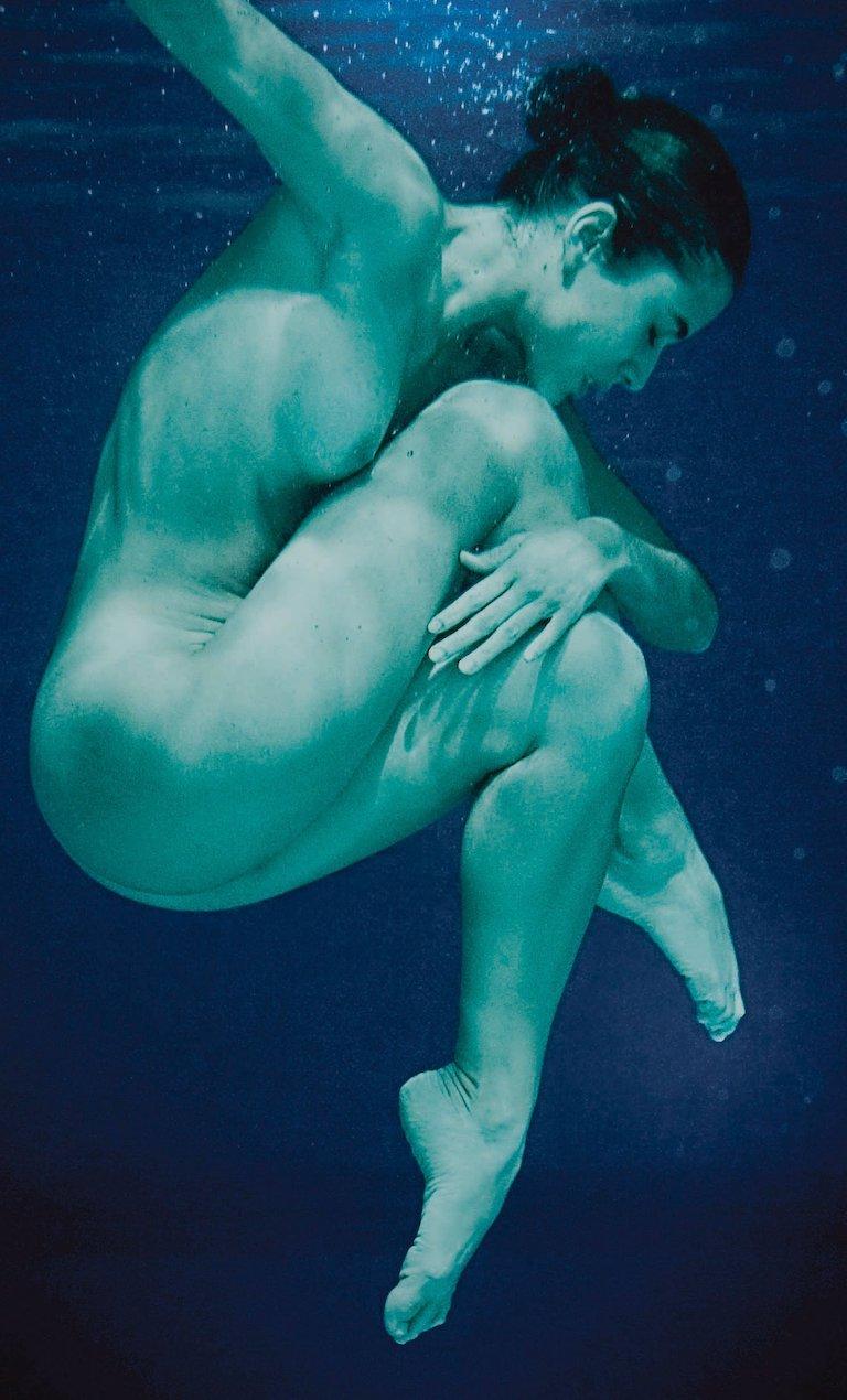 Half Angels Half Demons #5 and #6. Undrewater Limited edition photograph - Contemporary Photograph by Mauricio Velez
