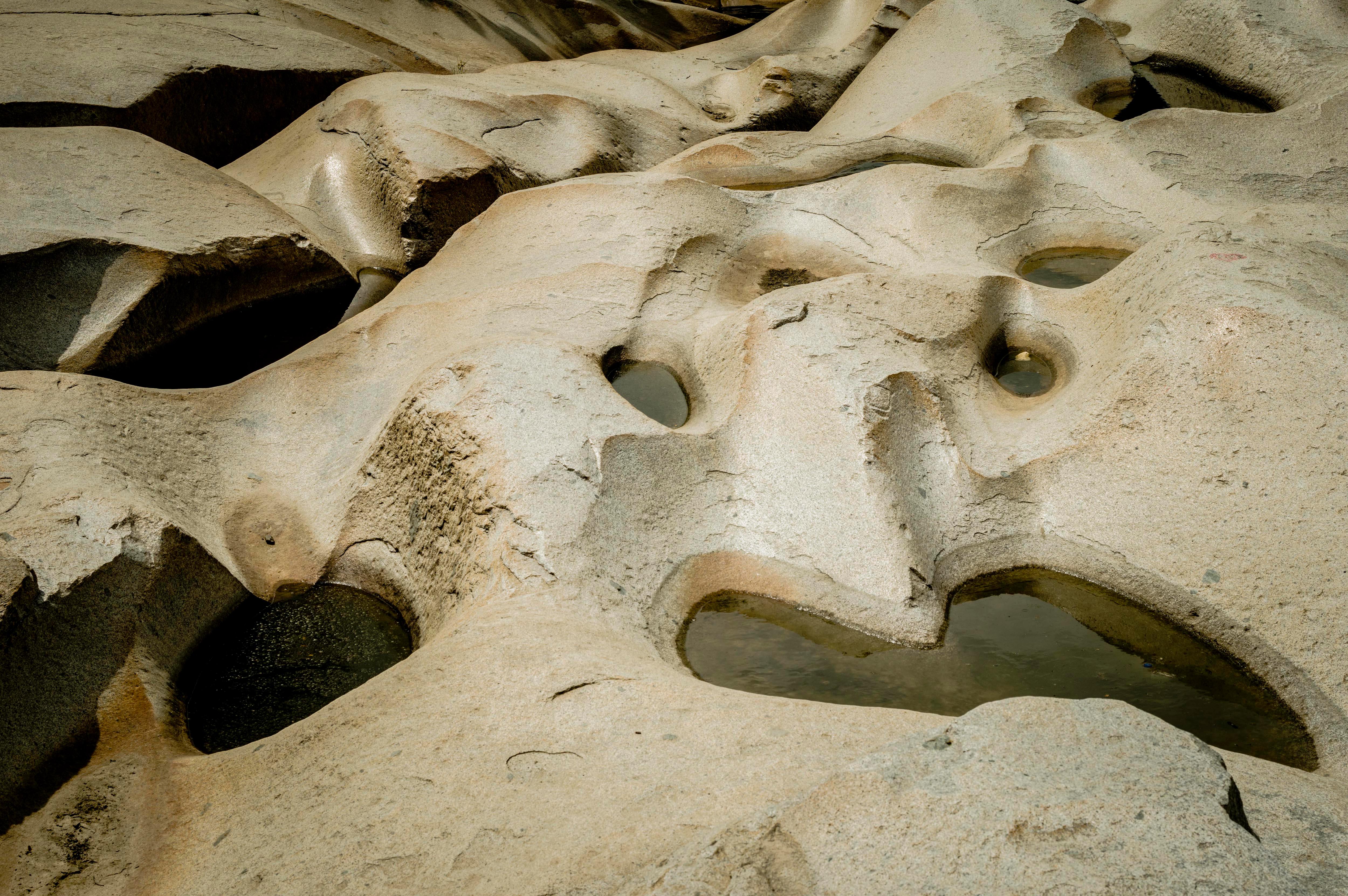 Untitled VI and Untitled IV. Abstract rocks landscape color photographs - Photograph by Mauricio Velez