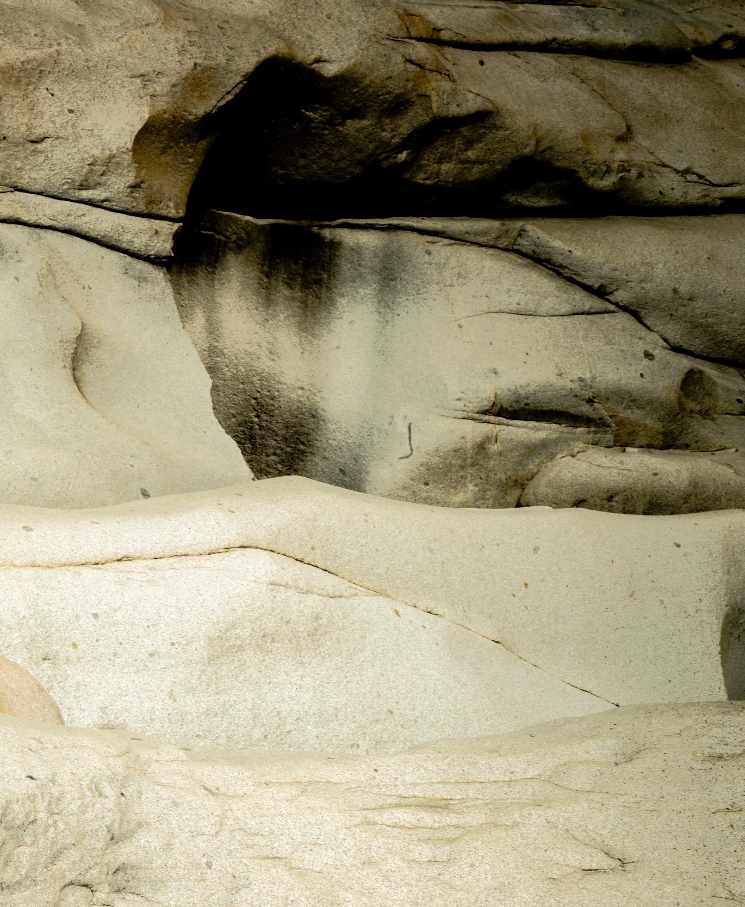 Ohne Titel VIII,  Abstrakte Felsen-Landschaftsfotografie in limitierter Auflage (Zeitgenössisch), Photograph, von Mauricio Velez