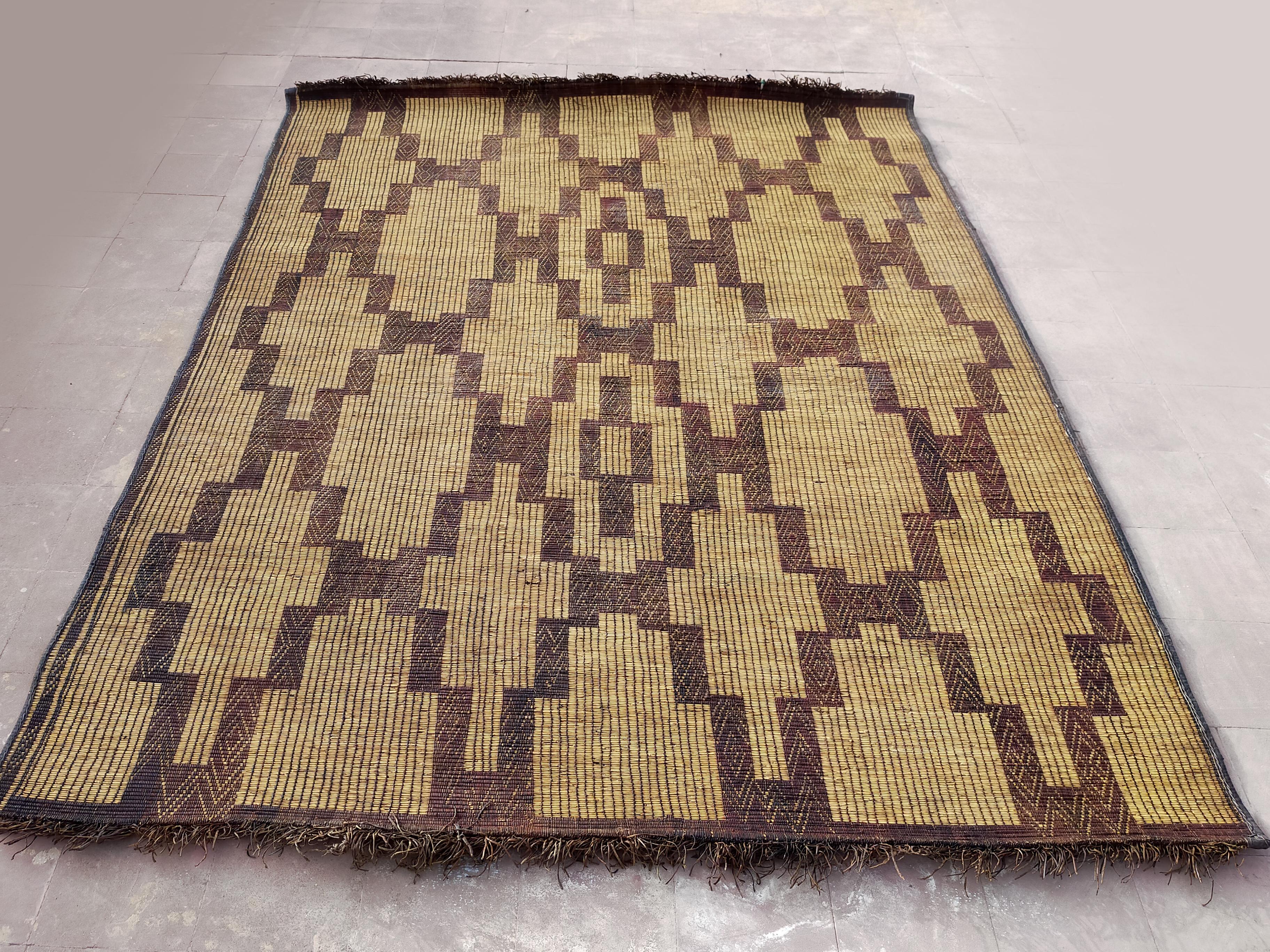 Mid-20th Century Mauritania Mat from Sahara in Leather and Palm Wood, Mid-Century Modern Design