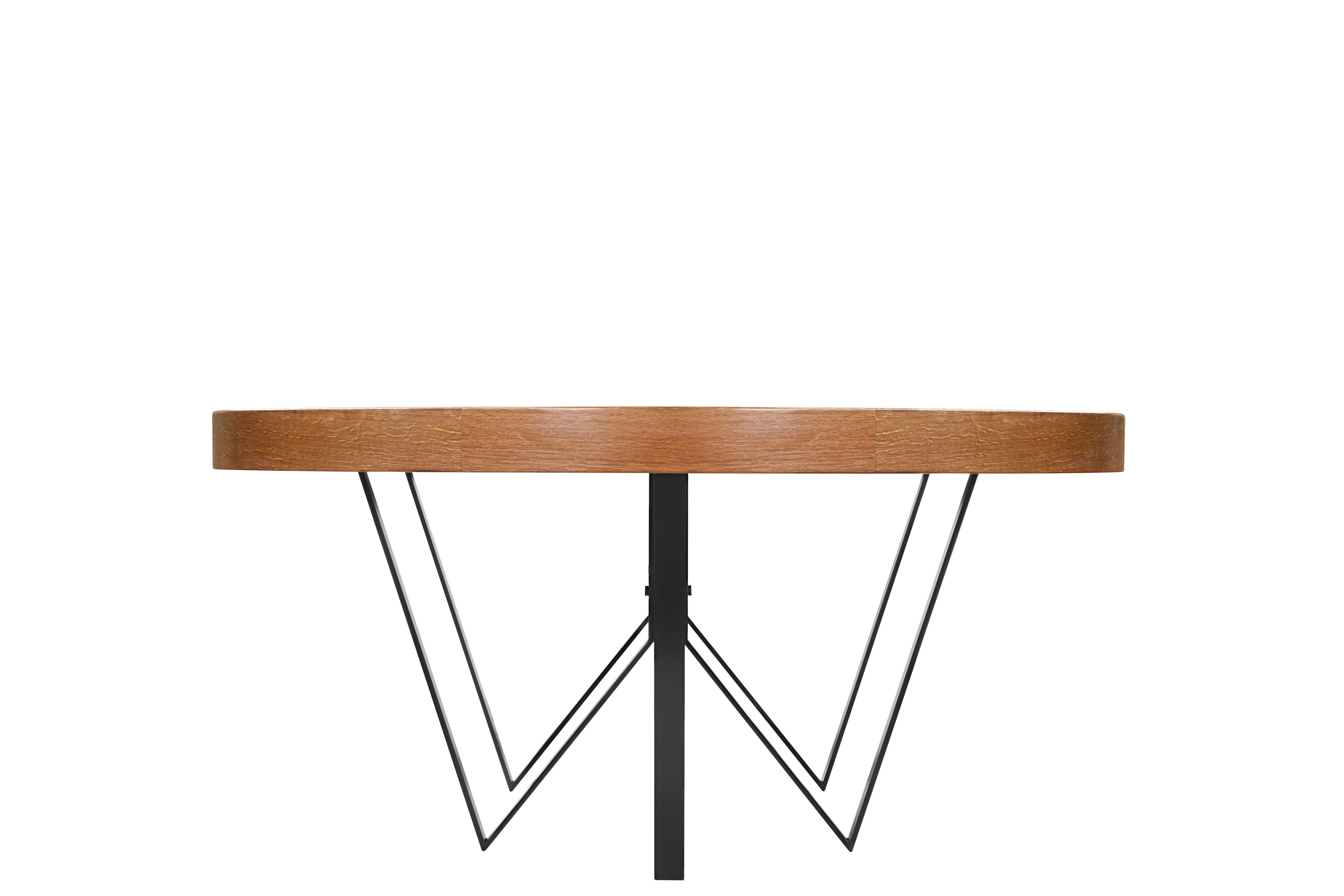 Maurits Reclaimed Oak Oval Dining Table by Fred and Juul In New Condition For Sale In Geneve, CH