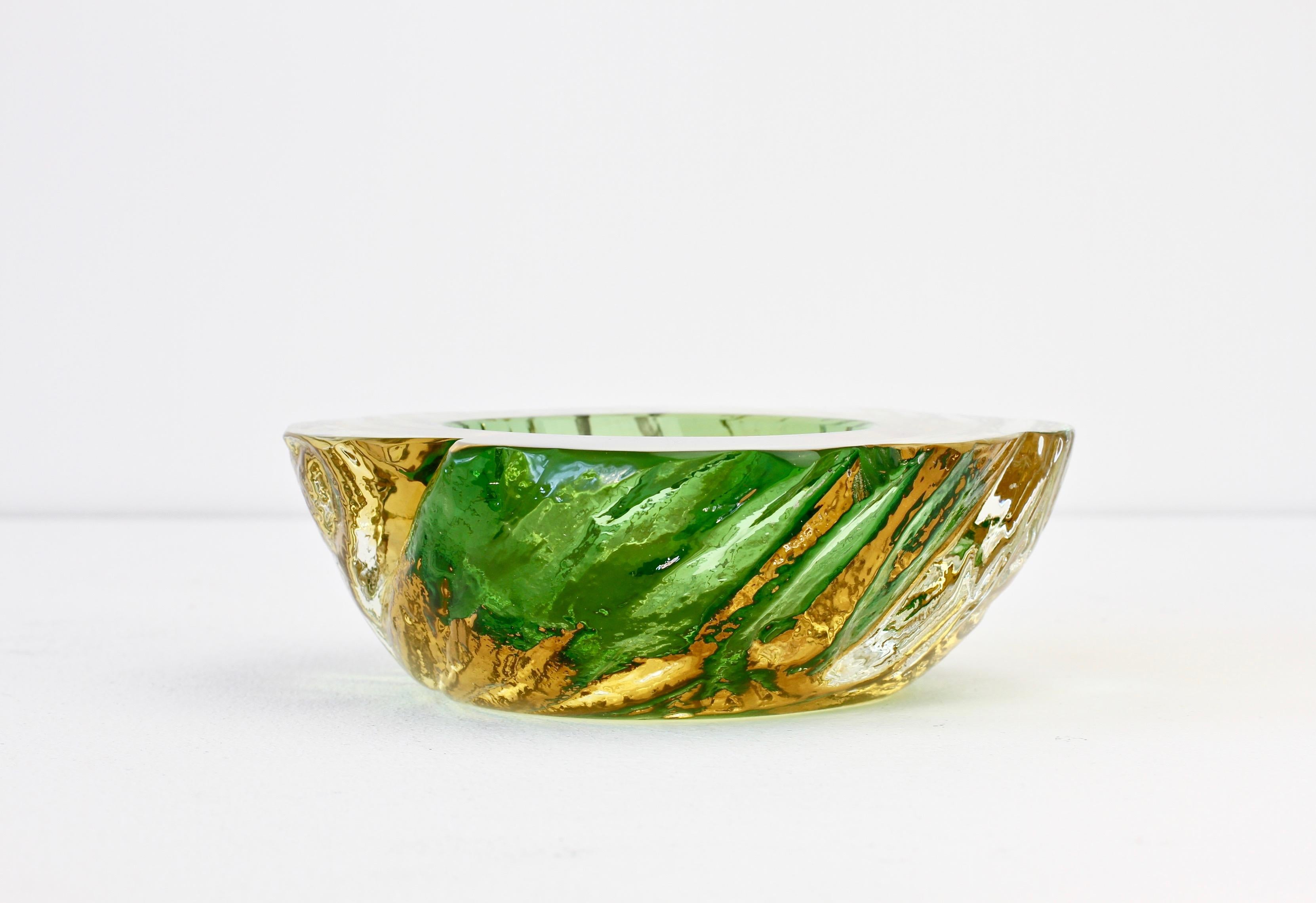 Late 20th Century Maurizio Albarelli Attributed Italian Yellow & Green Textured Murano Glass Bowl