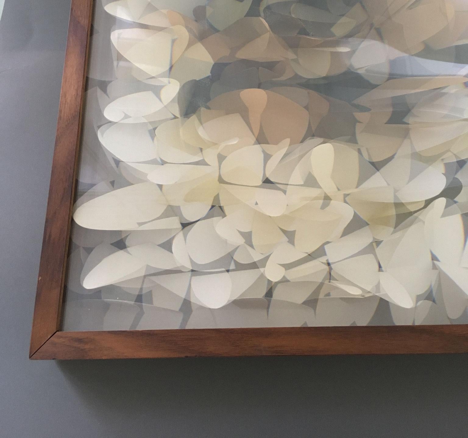 Italie - assemblage de fleurs en papier abstrait avec lentille lenticulaire, technique mixte en vente 5