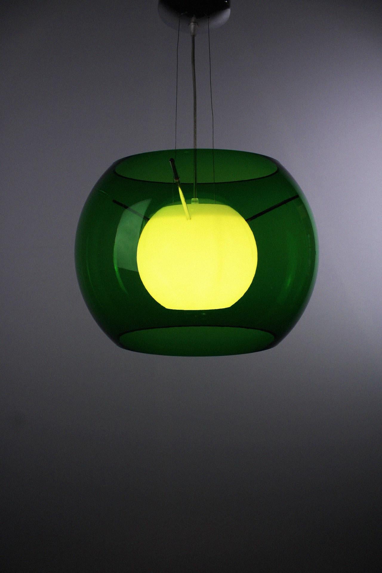 This beautiful pendant lamp was designed by Maurizio Ferrari, an Italian designer who has been active since the 1970s. This unique design comes under the name 