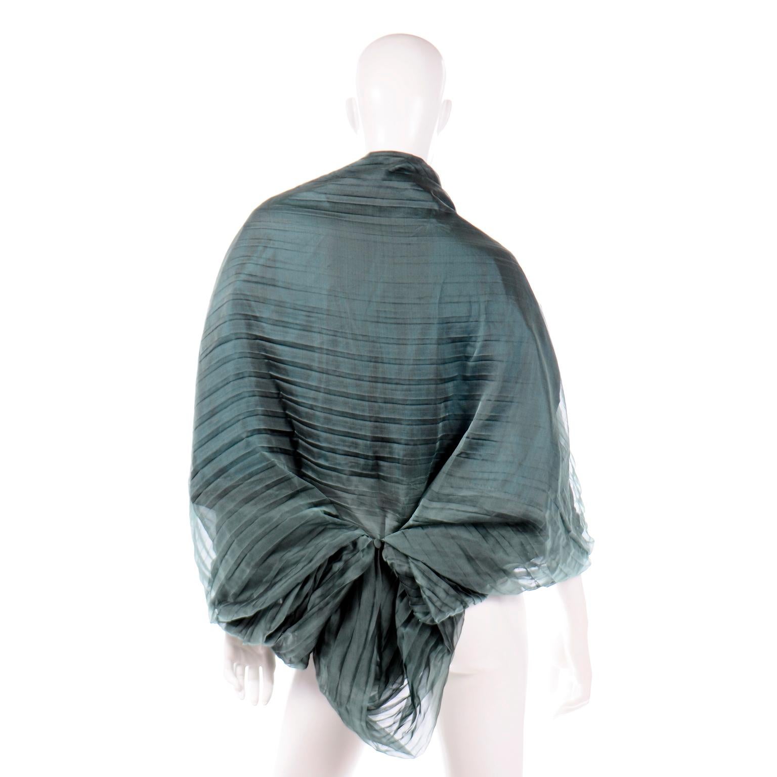 Maurizio Galante Vintage Green Silk Organza Pleated Cape Style Evening Top In Excellent Condition In Portland, OR