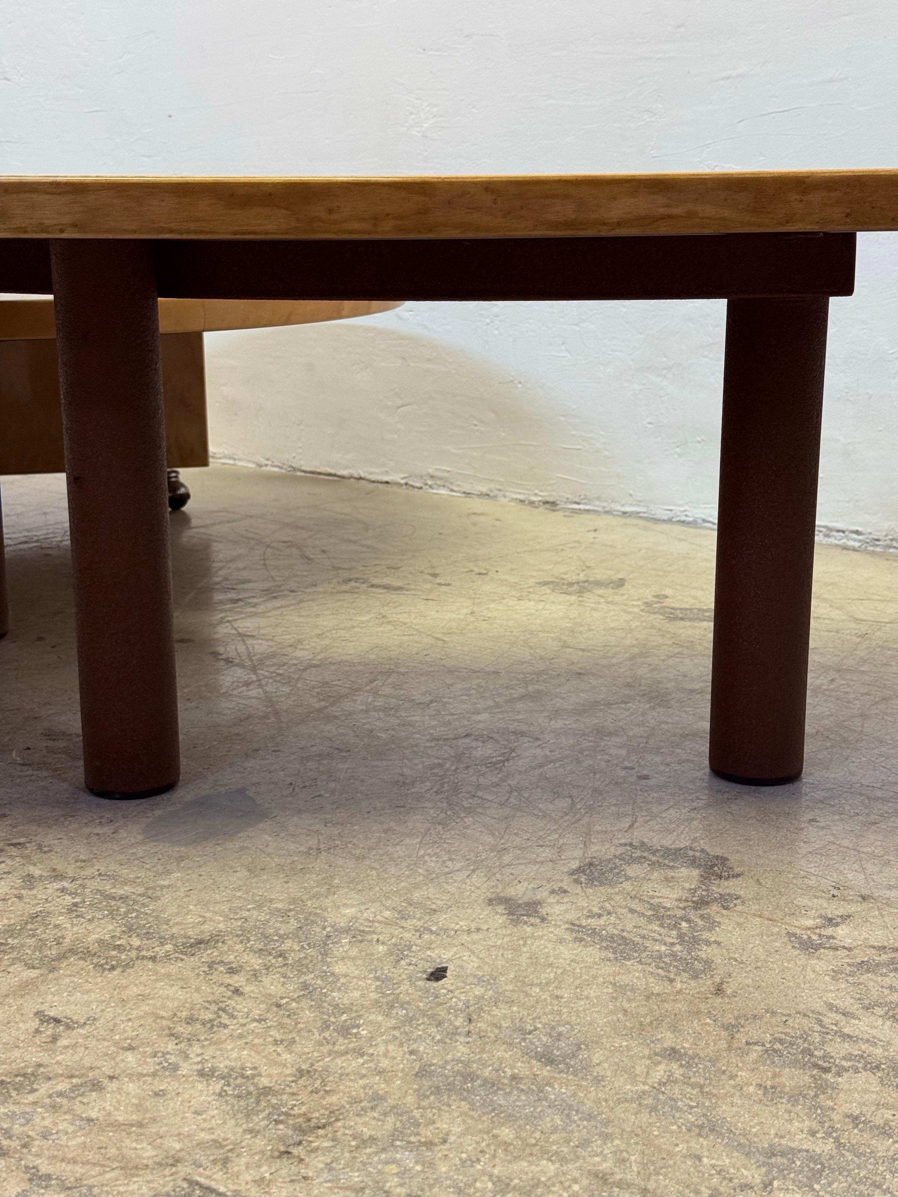 Mesa baja giratoria de madera de Burlwood de Maurizio Salvato para Saporiti Italia, años 80 en venta 10