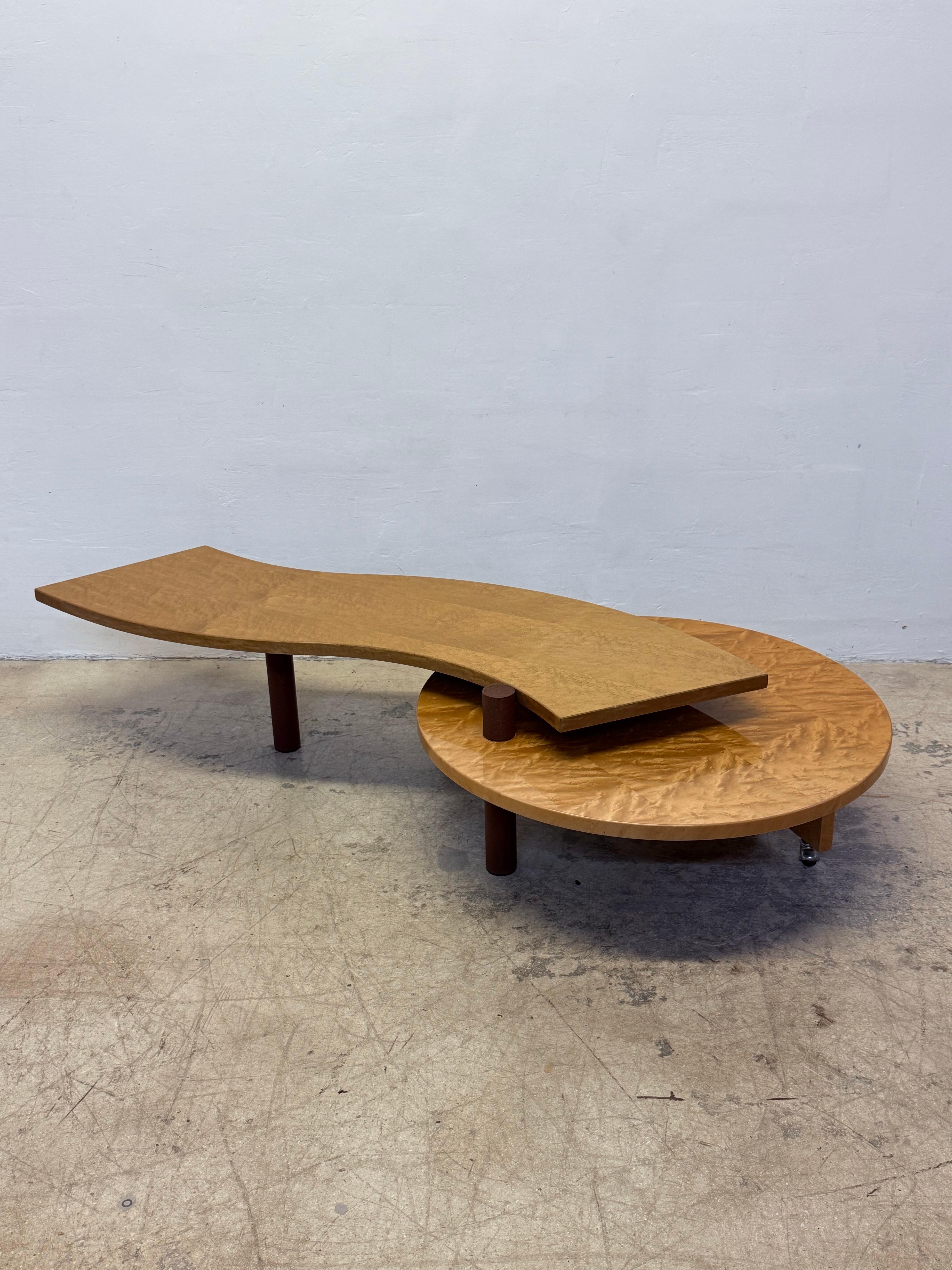 Mesa baja giratoria de madera de Burlwood de Maurizio Salvato para Saporiti Italia, años 80 en venta 1