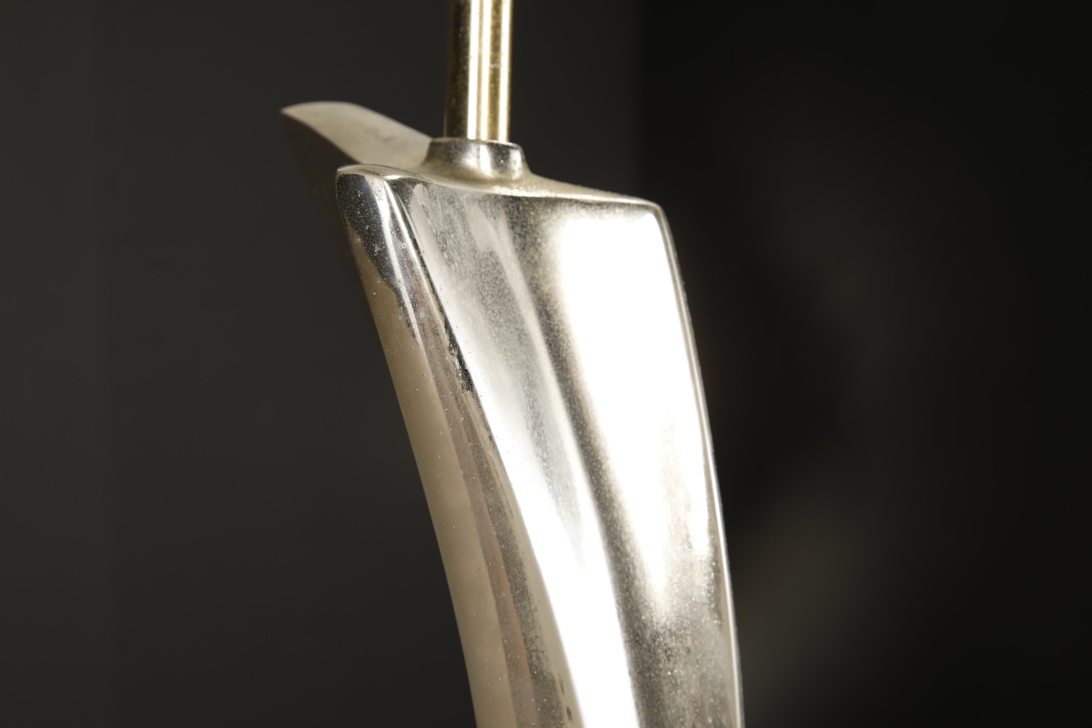 Maurizio Tempestini per Laurel Lamp Co Lampada da tavolo scultorea ad arco in cromo, anni '70 in vendita 8