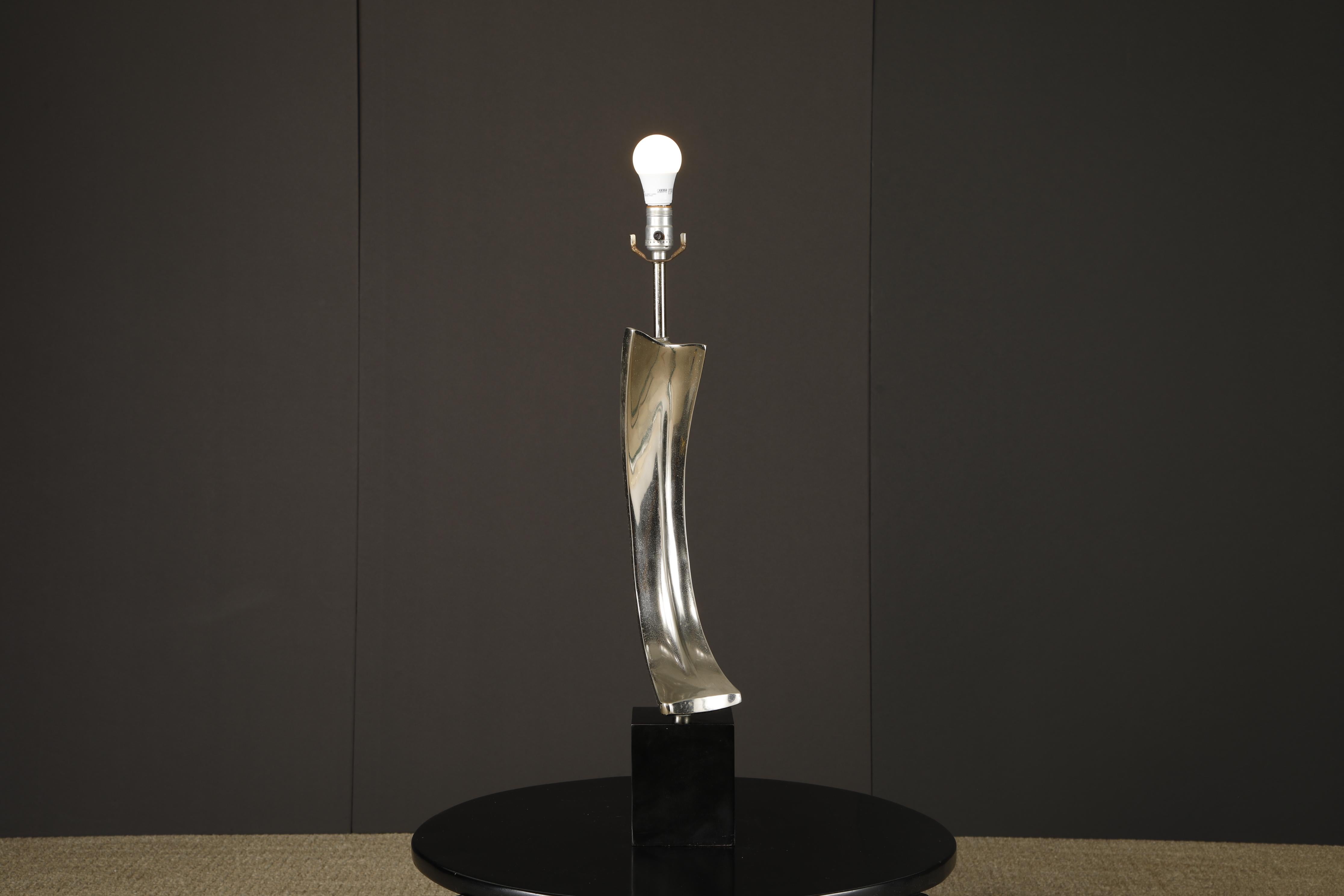 Maurizio Tempestini per Laurel Lamp Co Lampada da tavolo scultorea ad arco in cromo, anni '70 in vendita 11