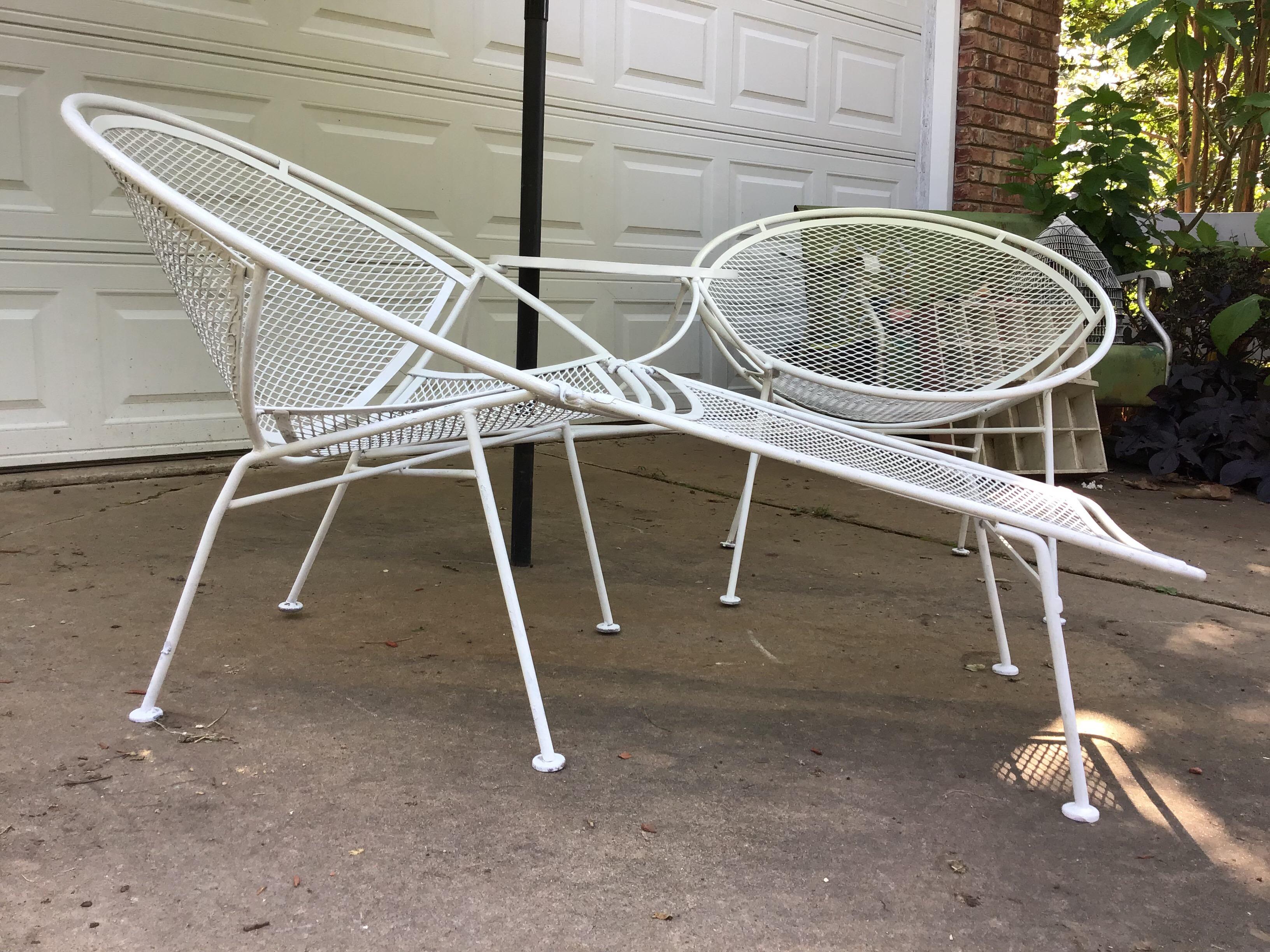 Maurizio Tempestini for Salterini Iron Patio Tete Au Tete Chaise Lounge For Sale 1