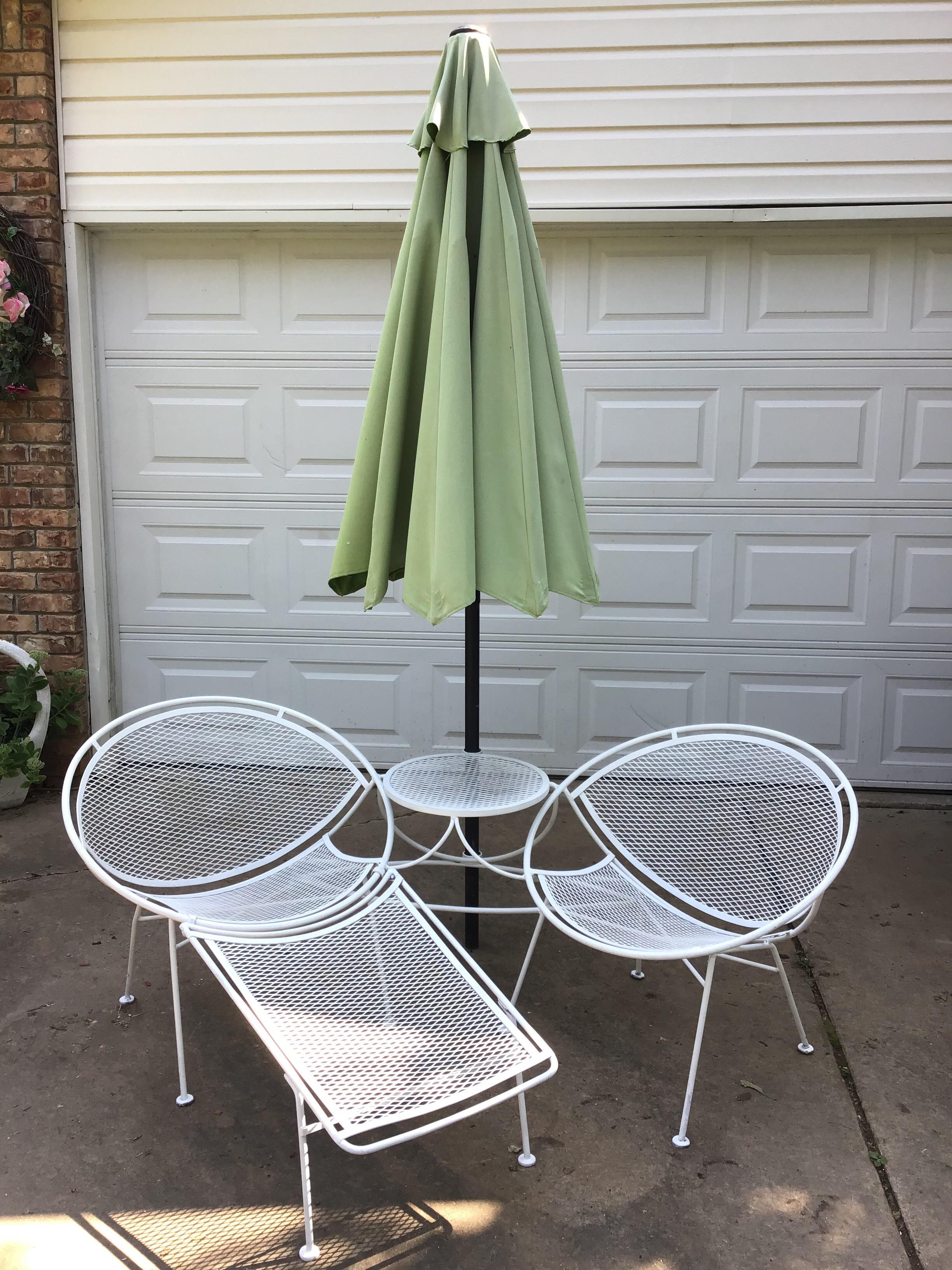 Maurizio Tempestini for Salterini Iron Patio Tete Au Tete Chaise Lounge For Sale 2