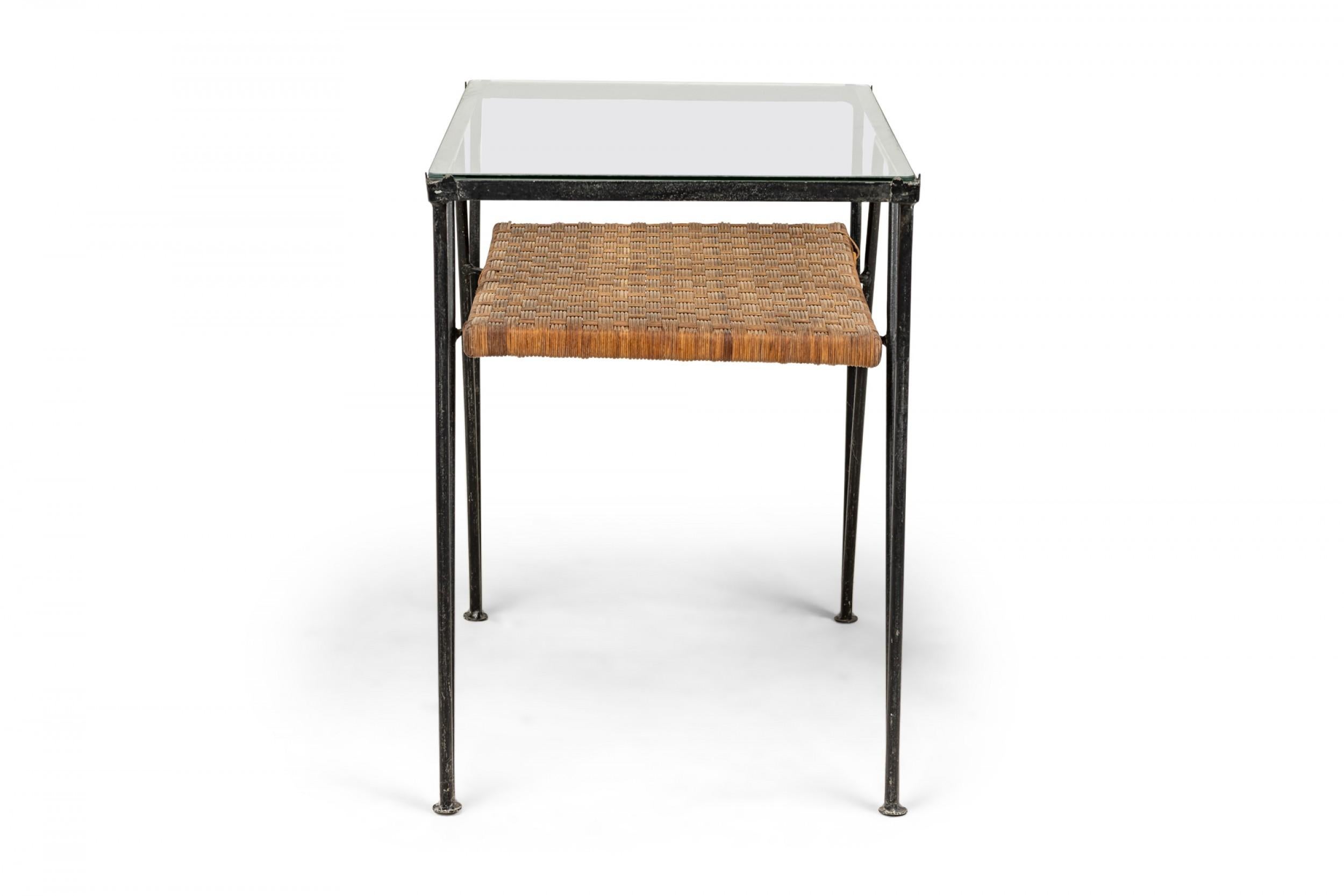 Table d'appoint pour magazines en métal Maurizio Tempestini pour Salterini avec plateau en verre en vente 2