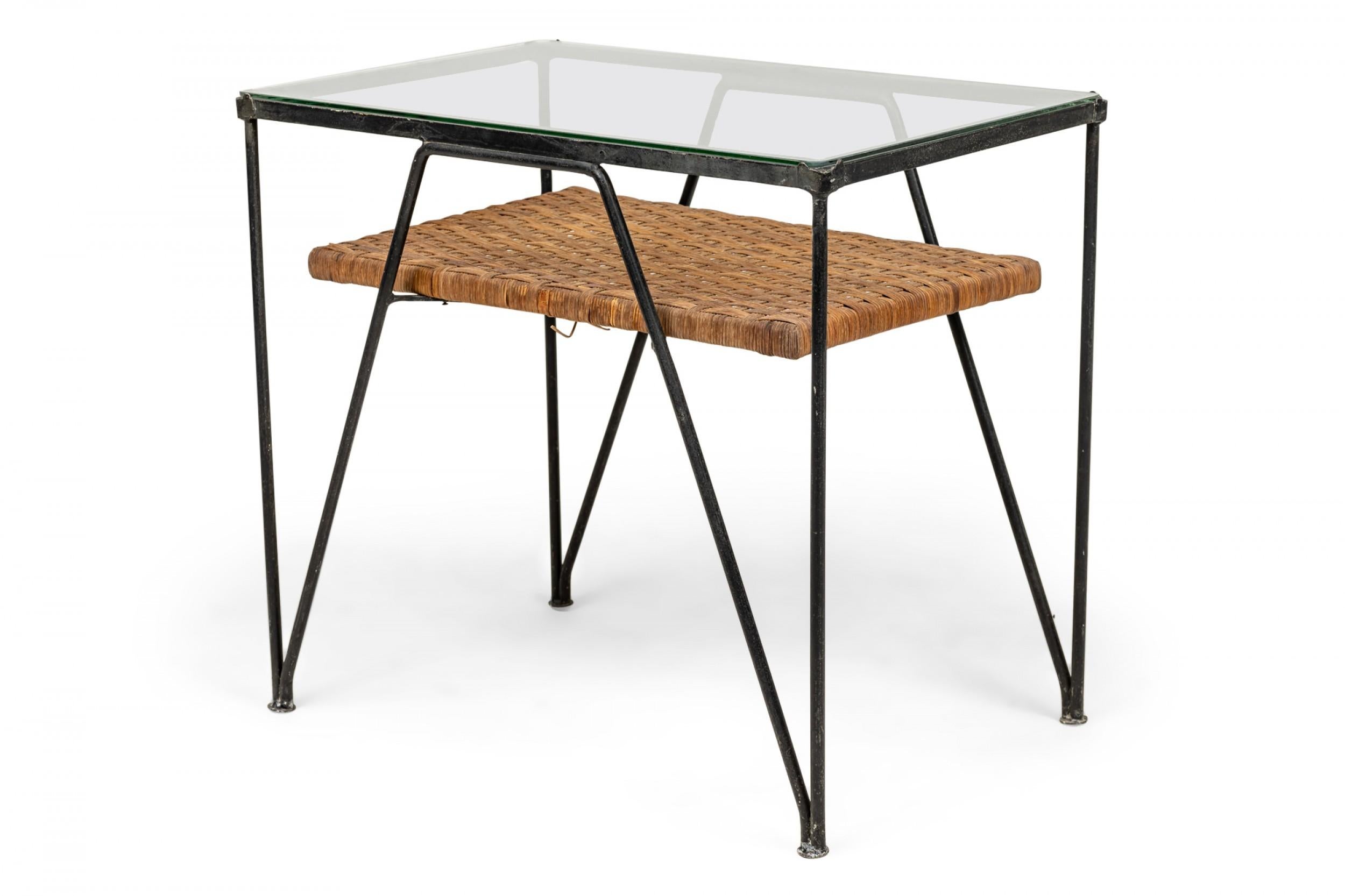 Verre Table d'appoint pour magazines en métal Maurizio Tempestini pour Salterini avec plateau en verre en vente