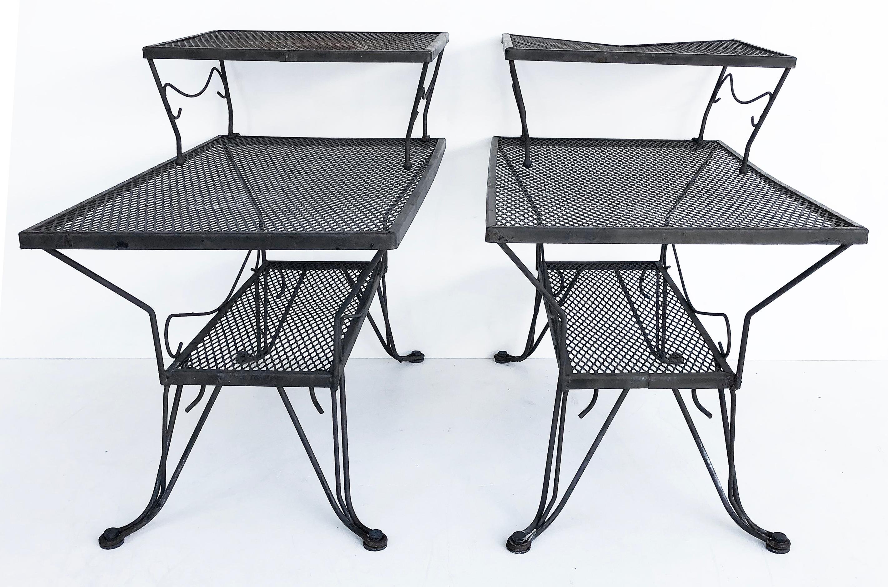 Maurizio Tempestini for Salterini mid-century three-tiered side tables, Pr.

Offered for sale is a pair of Maurizio Tempestini Mid-Century Modern three-tiered outdoor garden tables.



 