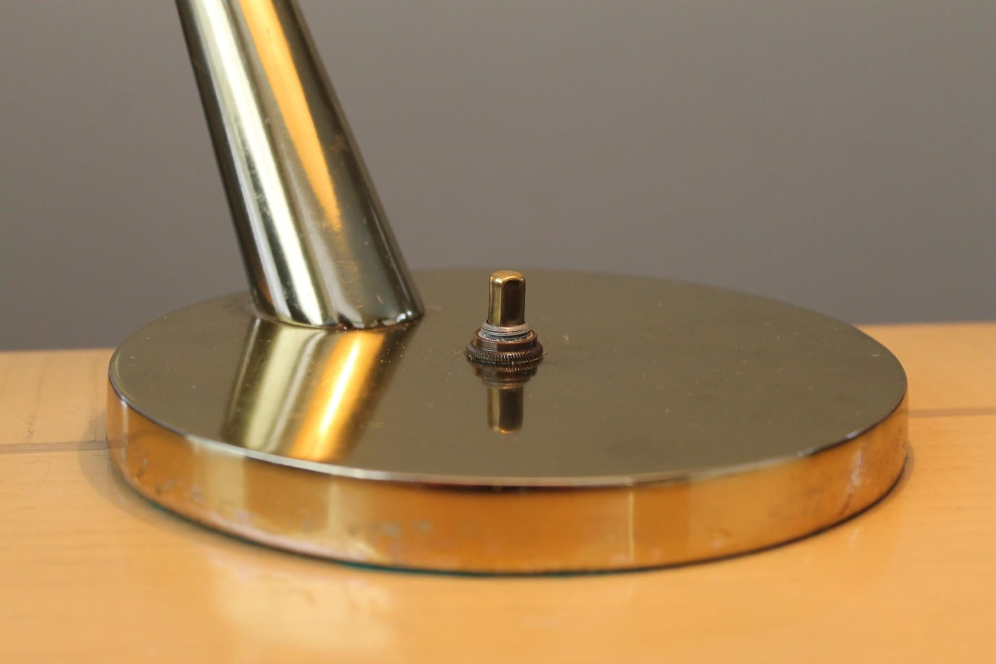 Maurizio Tempestini Italian Laurel Lamp Mid Century MCM Brass Good Design 1950s In Good Condition In Peoria, AZ