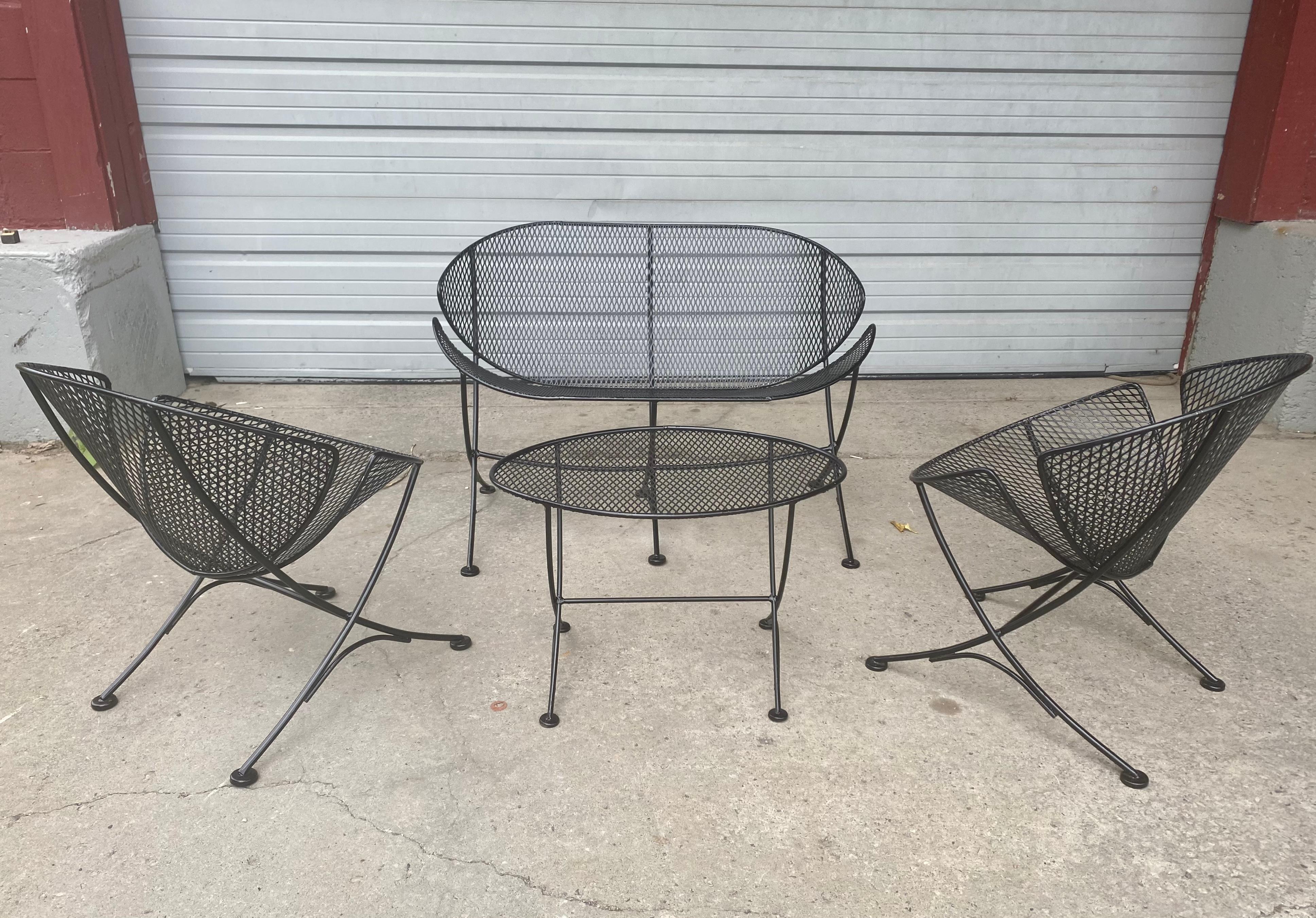 Painted Maurizio Tempestini / Salterini Four-Piece Clam Shell Iron Patio Set