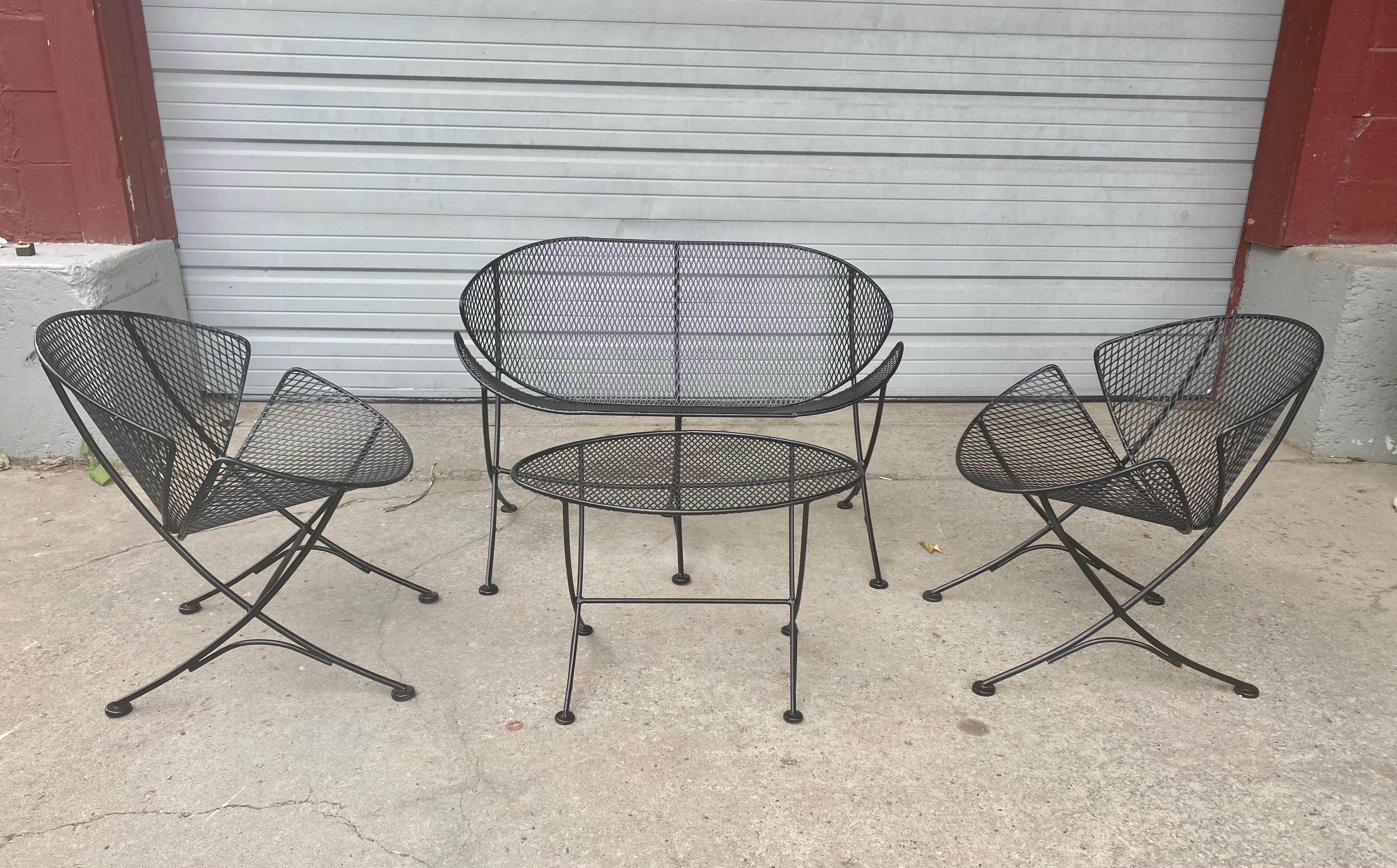 Maurizio Tempestini / Salterini Four-Piece Clam Shell Iron Patio Set In Good Condition In Buffalo, NY