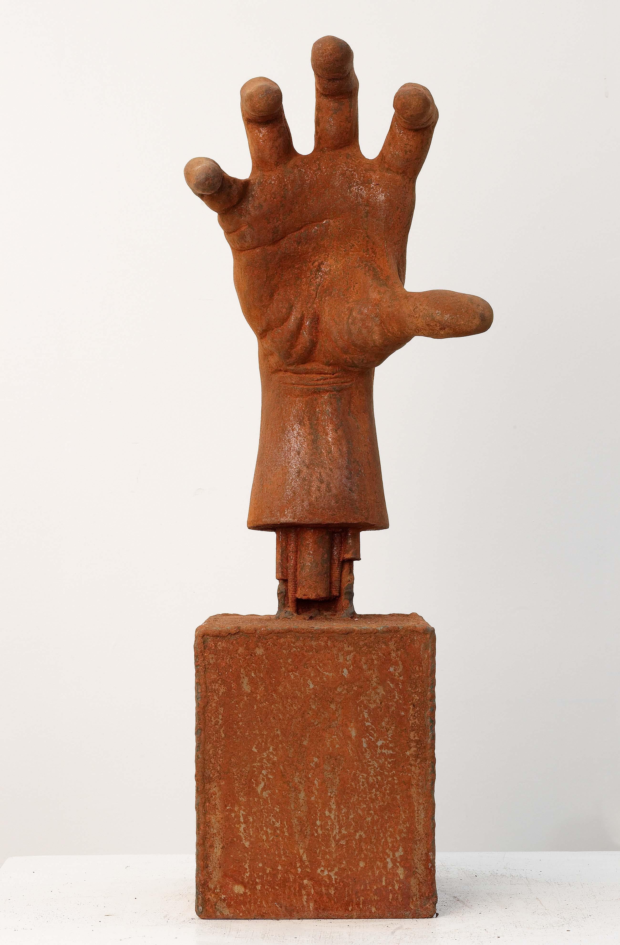 Mauro Corda Figurative Sculpture - Trois suricates roses