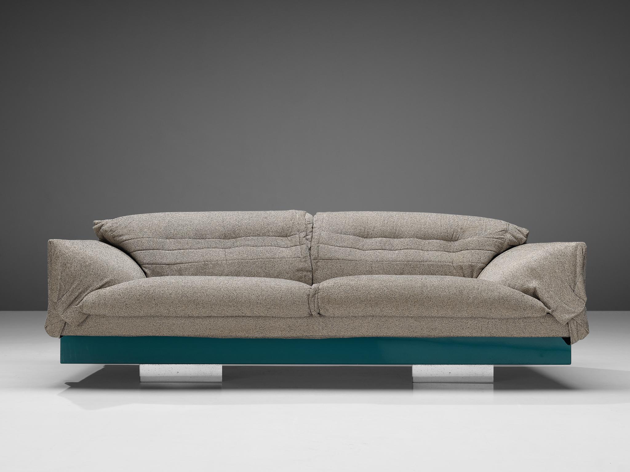 Mauro Lipparini for Saporiti, 'Ellypse' sofa, fabric, lacquered wood, chrome, Italy, 1970s

Mauro Lipparini, an Italian designer, has created the 'Ellypse' sofa for Saporiti, which stands out for its unique structure that blends hefty and