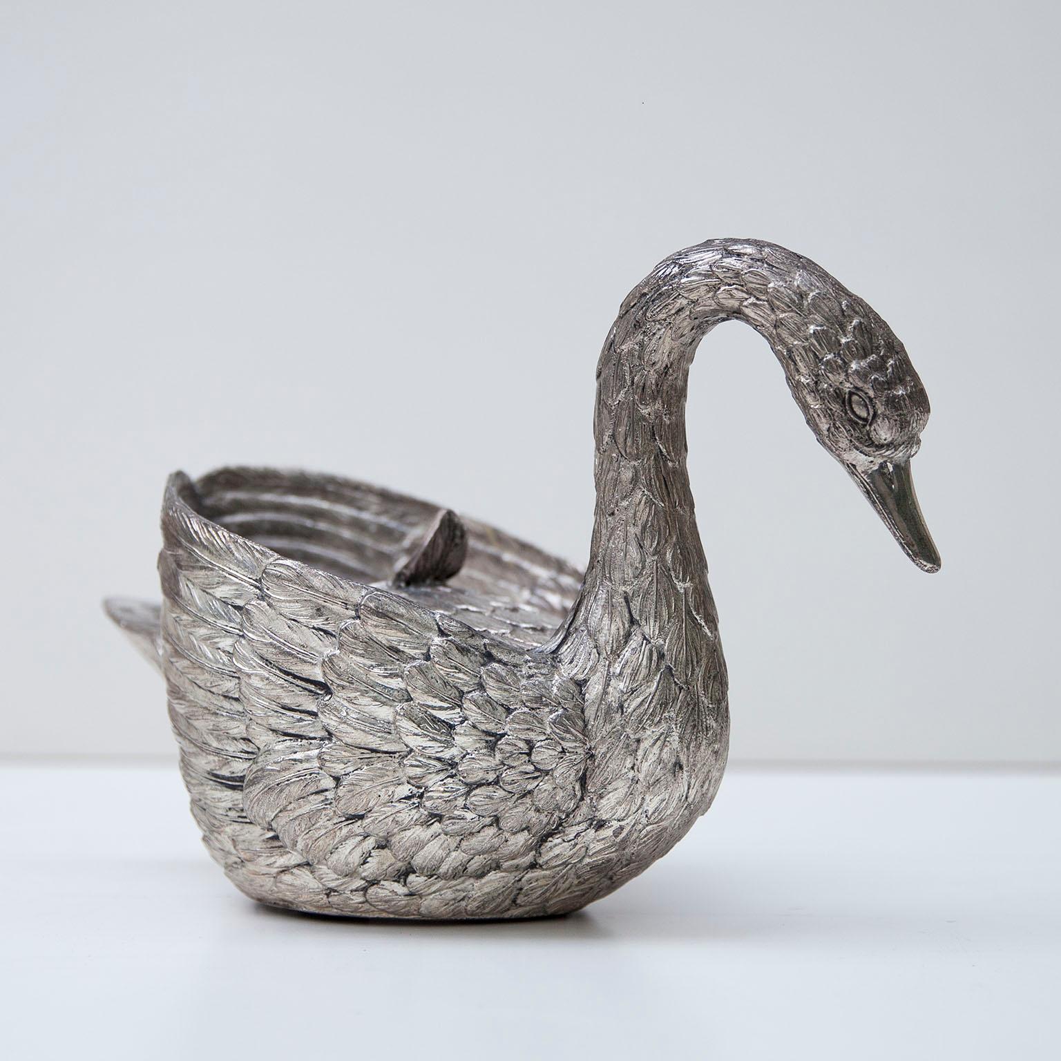 Elegant silver plated swan ice bucket by Mauro Manetti, signed on the bottom.

 